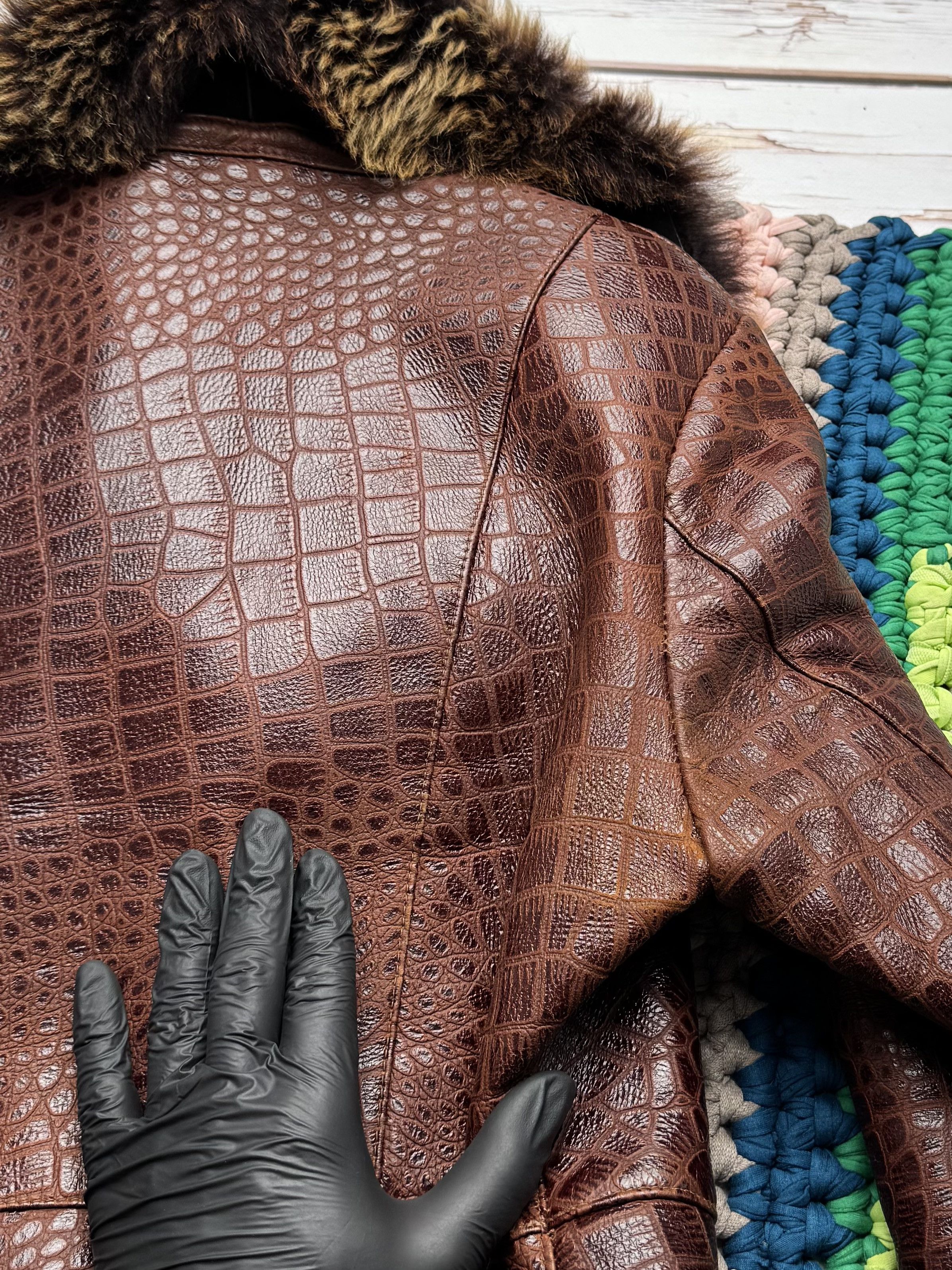 Vintage Vintage Brown Embossed Leather Shearling Y2K Jacket Size M / US 6-8 / IT 42-44 - 13 Thumbnail