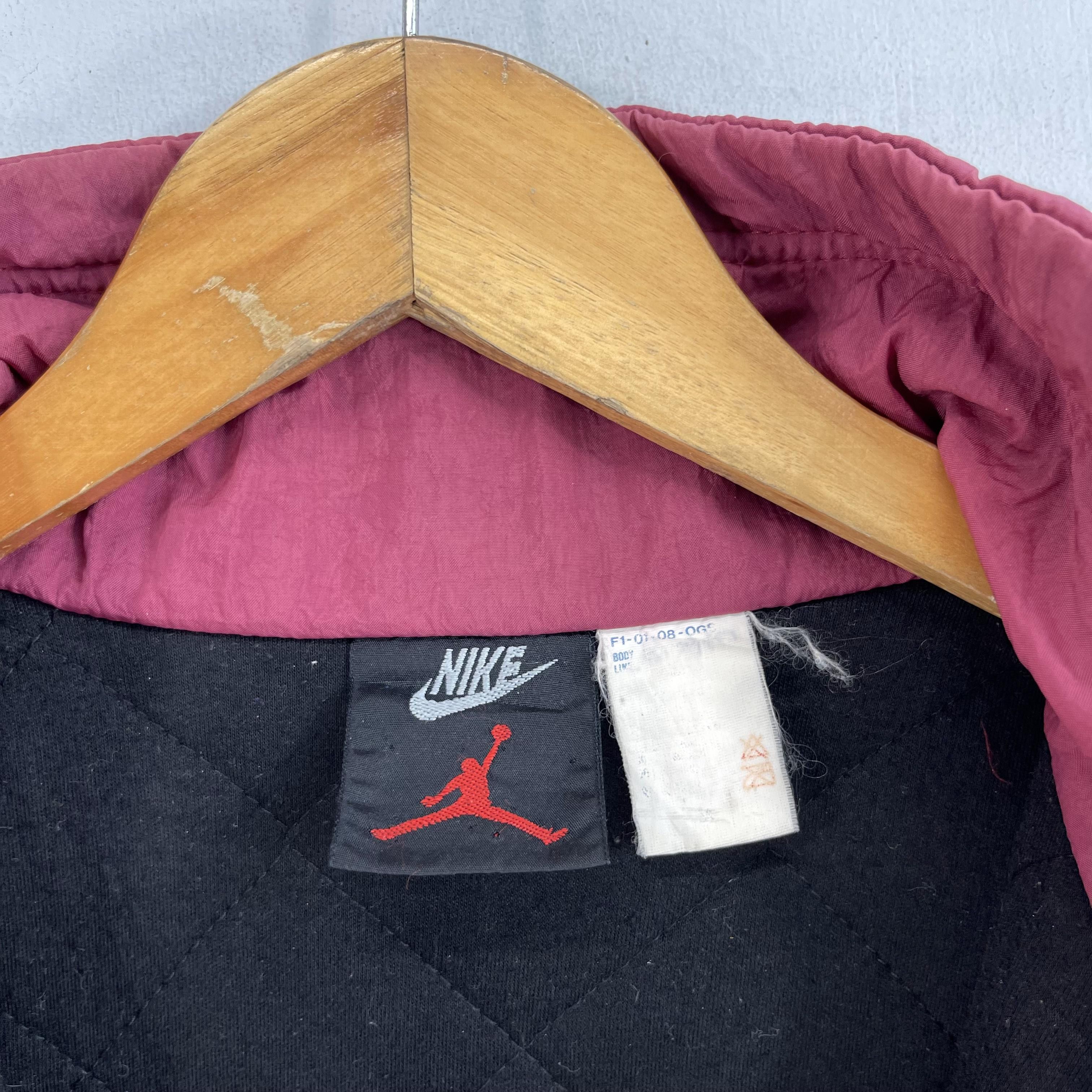 NBA × Nike × Vintage Vintage NIKE Air Jordan Embroidery Diamond Quilted Jacket Size US L / EU 52-54 / 3 - 8 Thumbnail