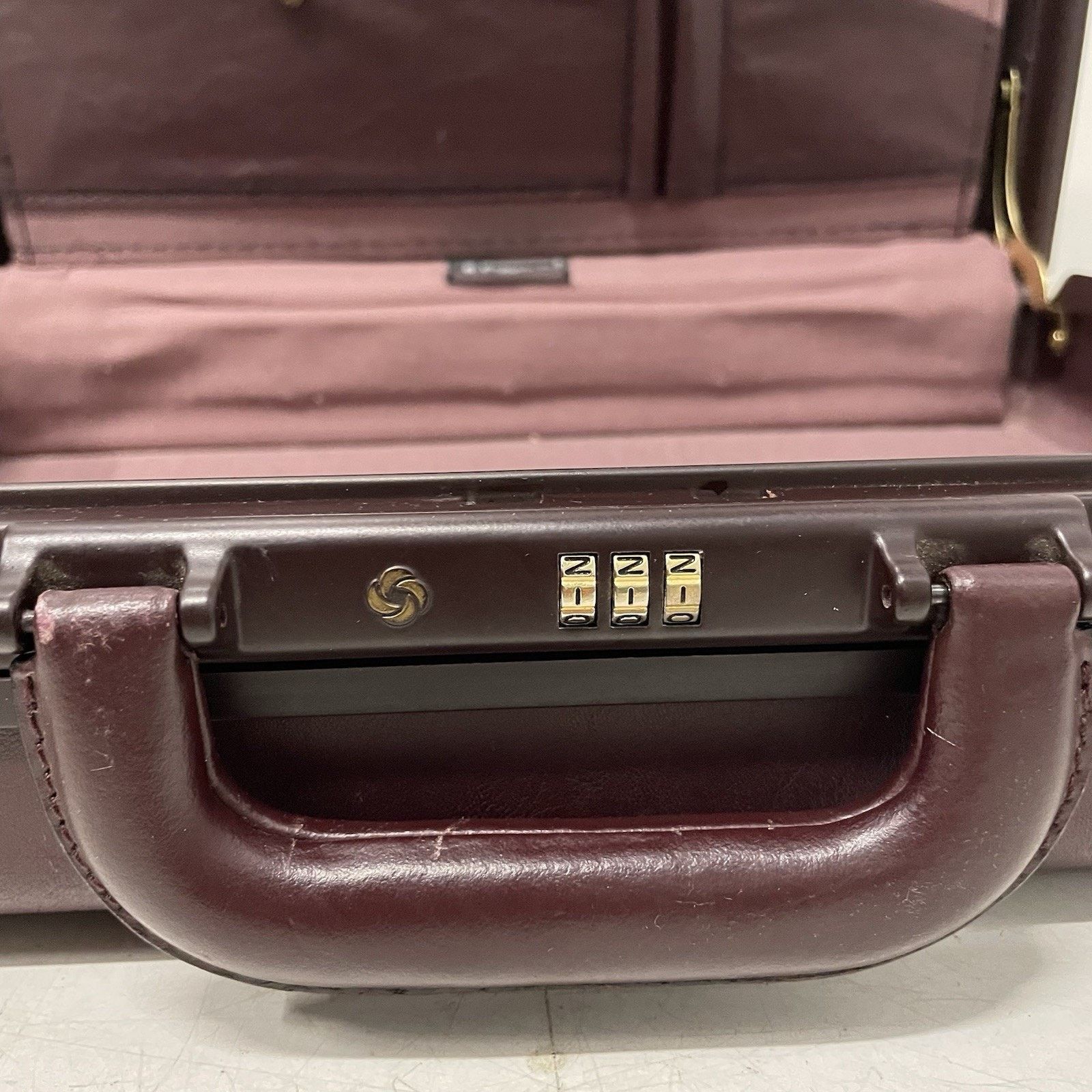 Samsonite VTG Samsonite 1987 Burgundy Laureate Leather Briefcase Size ONE SIZE - 13 Thumbnail