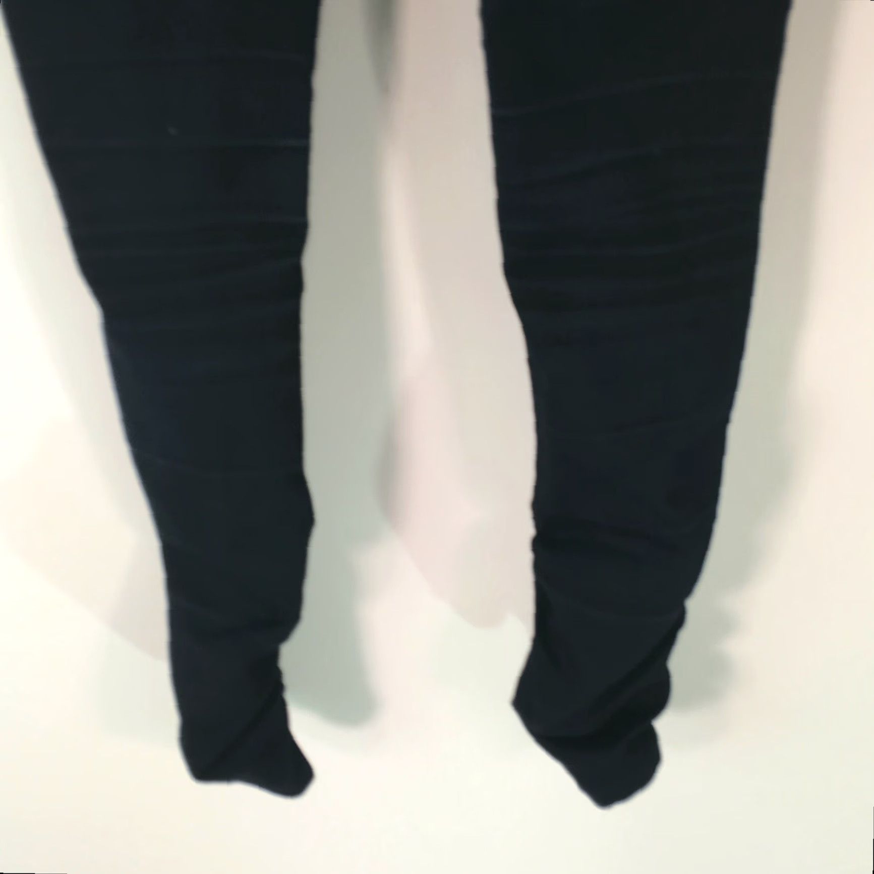 Guess GUESS Denim Jeans Women Skinny 23 Blue Inseam 26 Regular Rise Ultra Low 5" Belt Loops 5-Pocket Design Mens? No Women Size 40" / US 18 - 4 Thumbnail