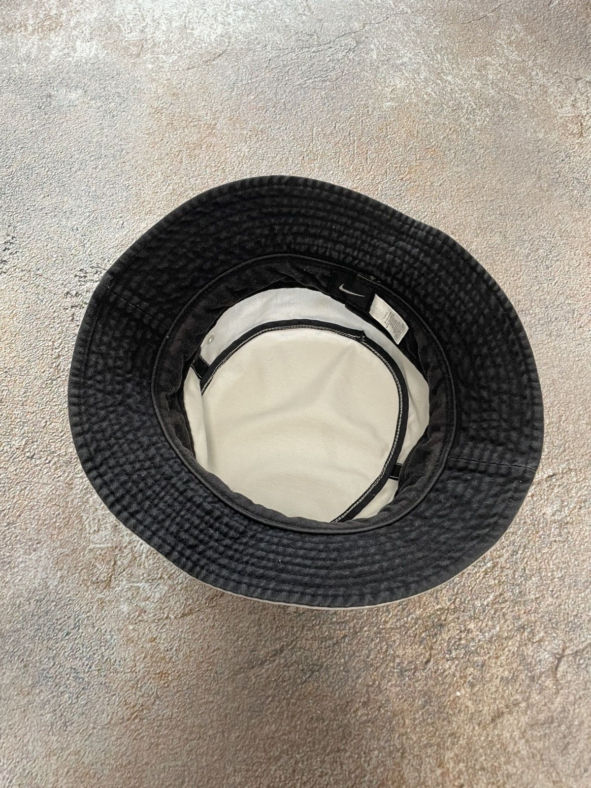Nike Vintage Nike Bucket Hat Center Swoosh Size ONE SIZE - 6 Thumbnail