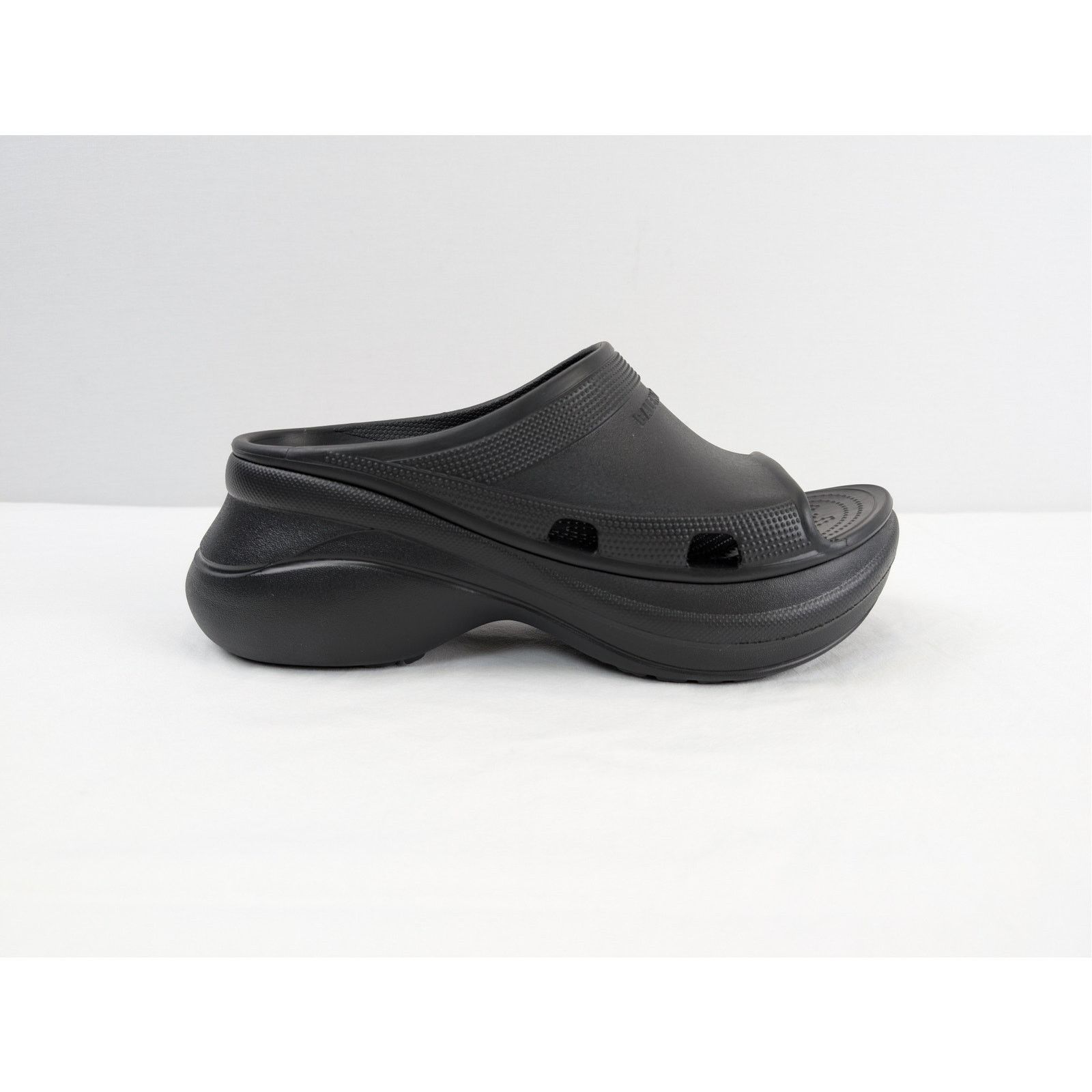 Balenciaga o1rshd1 Crocs Pool Rubber Slide Slipper in Black Size US 10 / EU 43 - 5 Thumbnail
