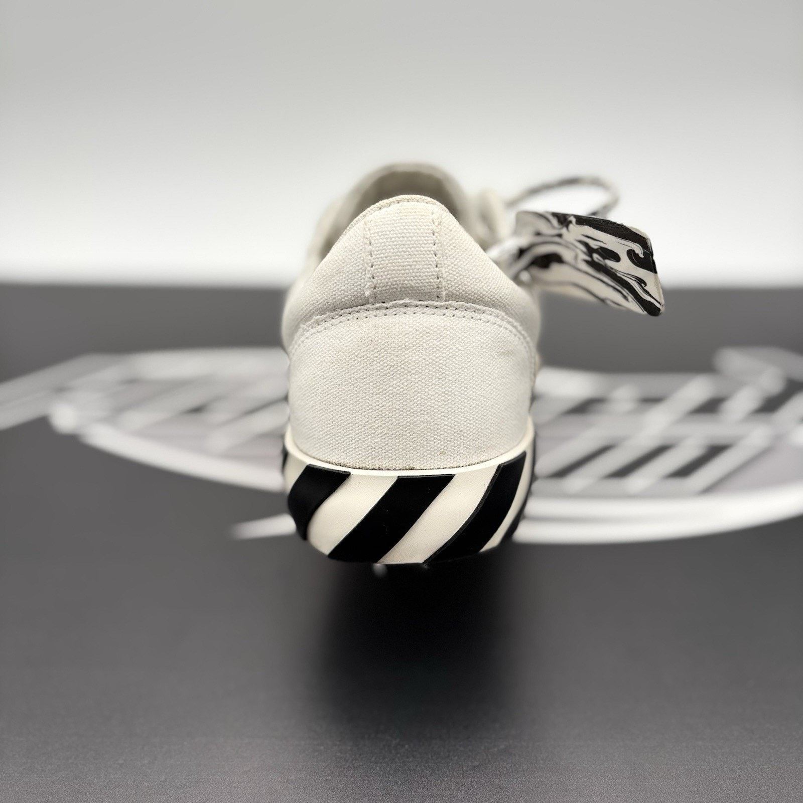 Off-White Off-White Vulc Sneaker ' White ' | GREAT CONDITION! Size US 7 / EU 40 - 4 Thumbnail