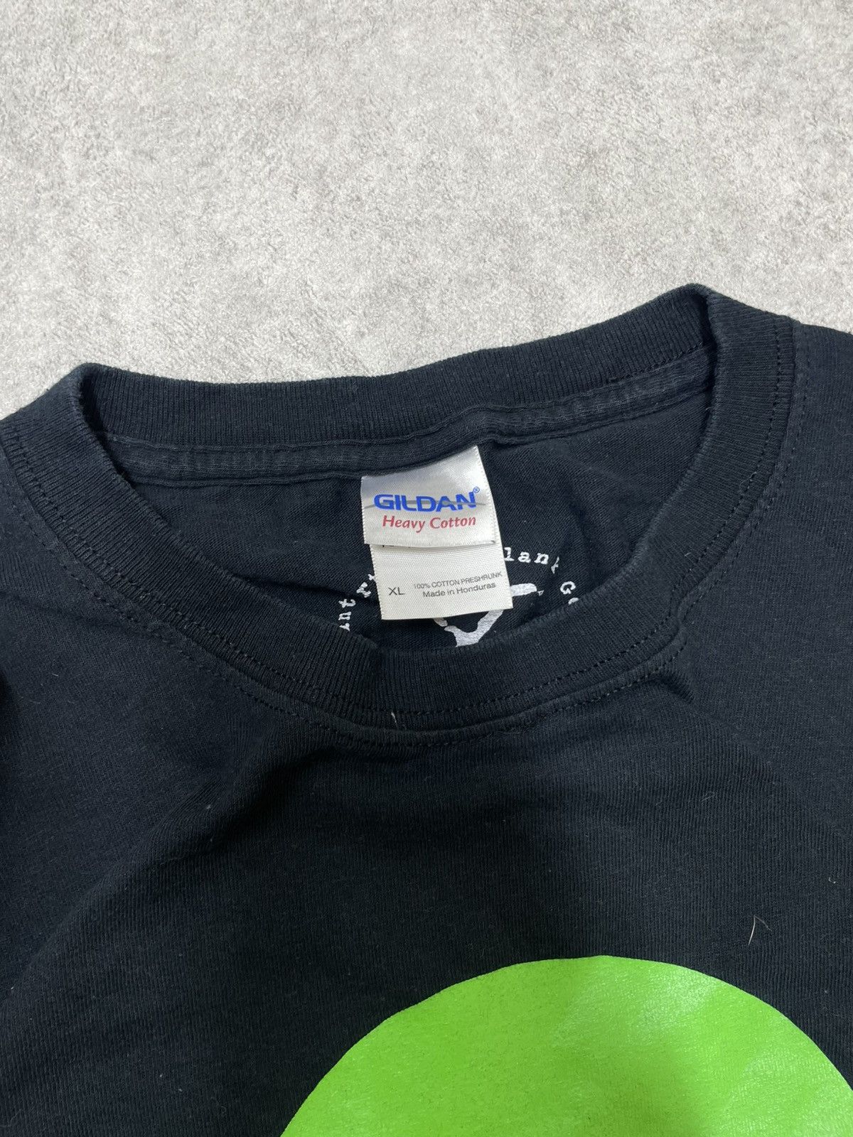 Gildan × Japanese Brand Balenciaga Alien👽RARE find!Cool graphic.Essential streetwear Size US XL / EU 56 / 4 - 7 Thumbnail