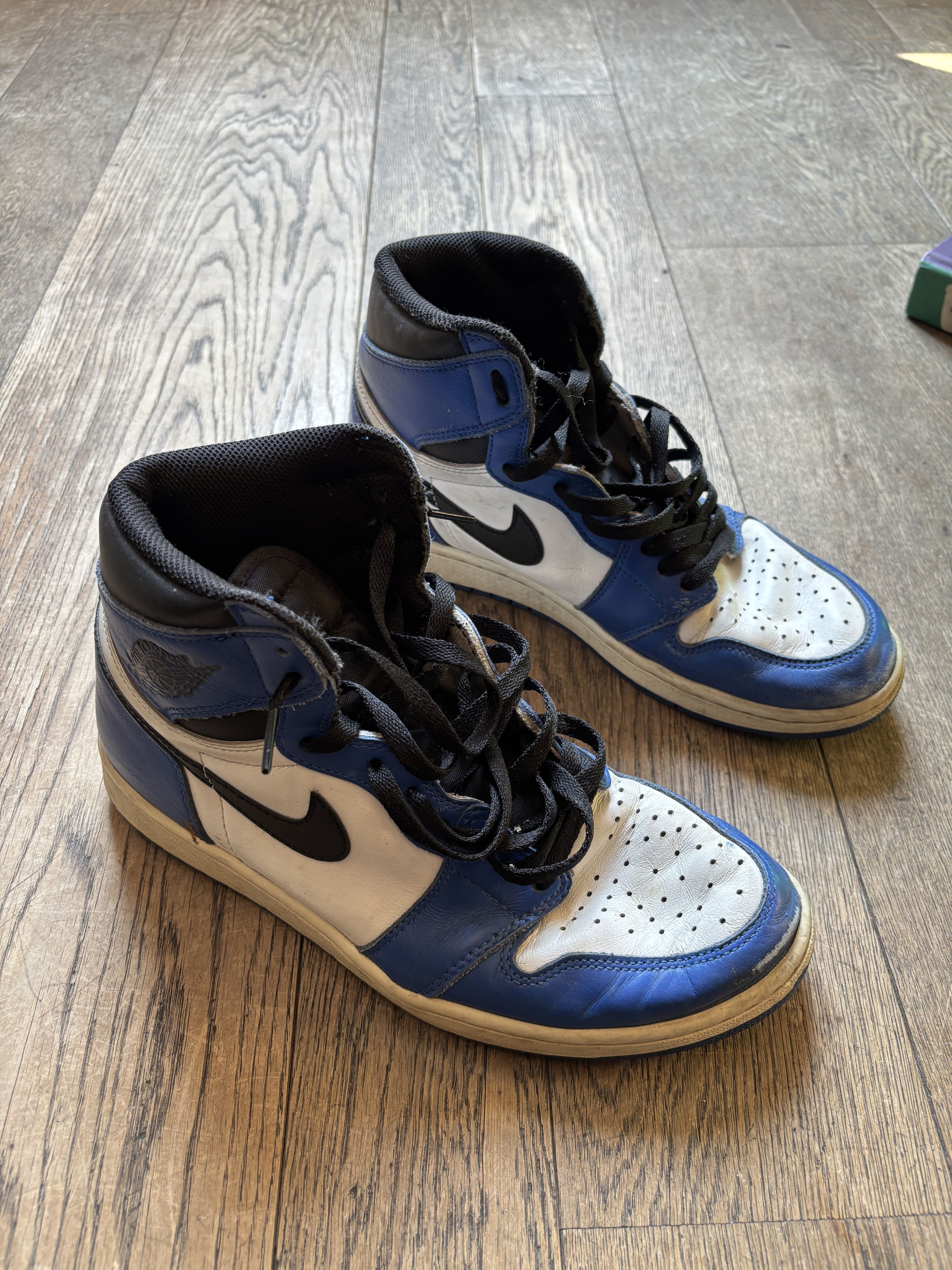 Jordan Brand Jordan 1 Game Royal 2017 Size US 9.5 / EU 42-43 - 2 Thumbnail