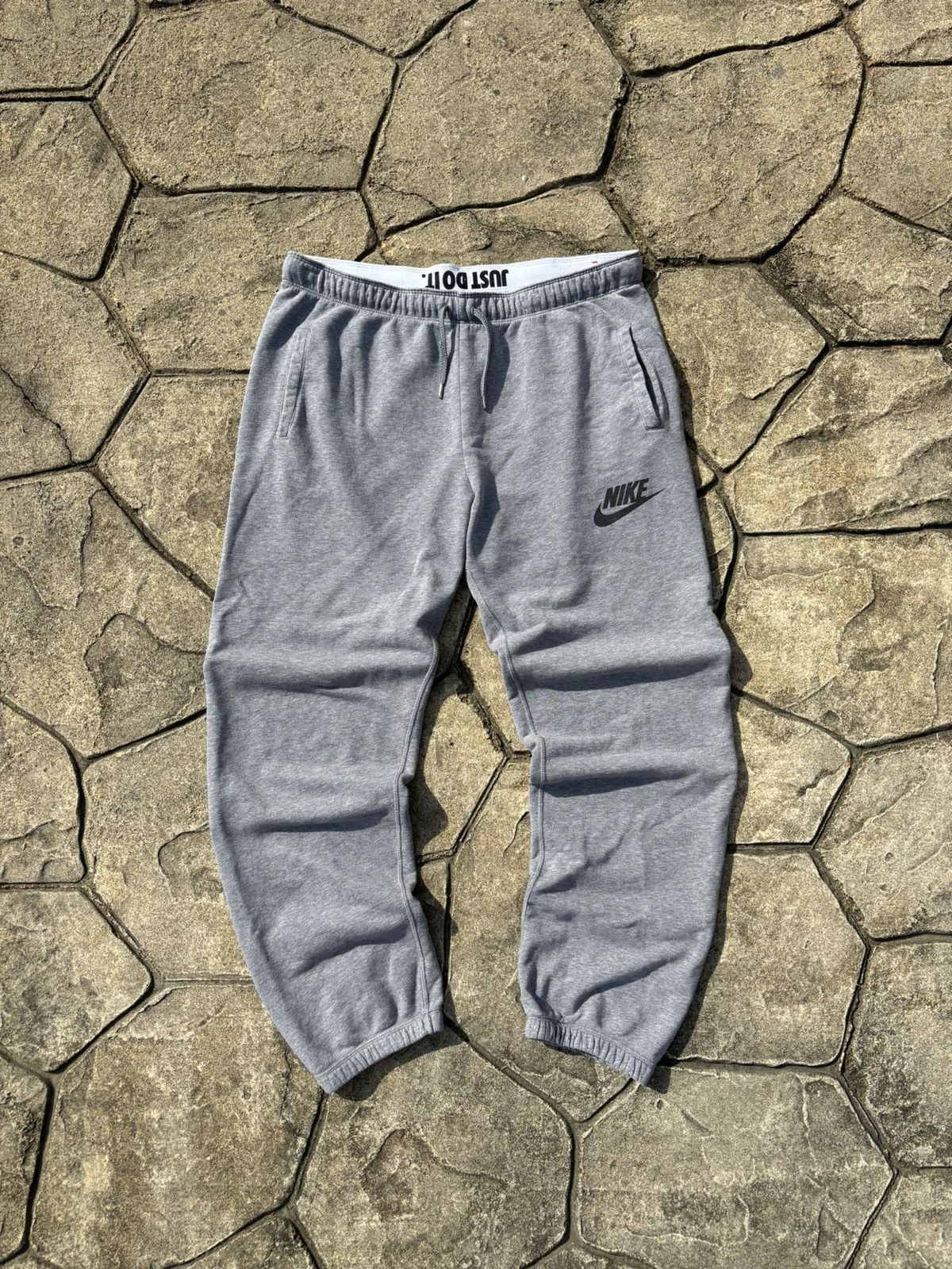 Nike Y2K Nike Grey Athletic Fit Joggers Size US 36 / EU 52 - 1 Thumbnail
