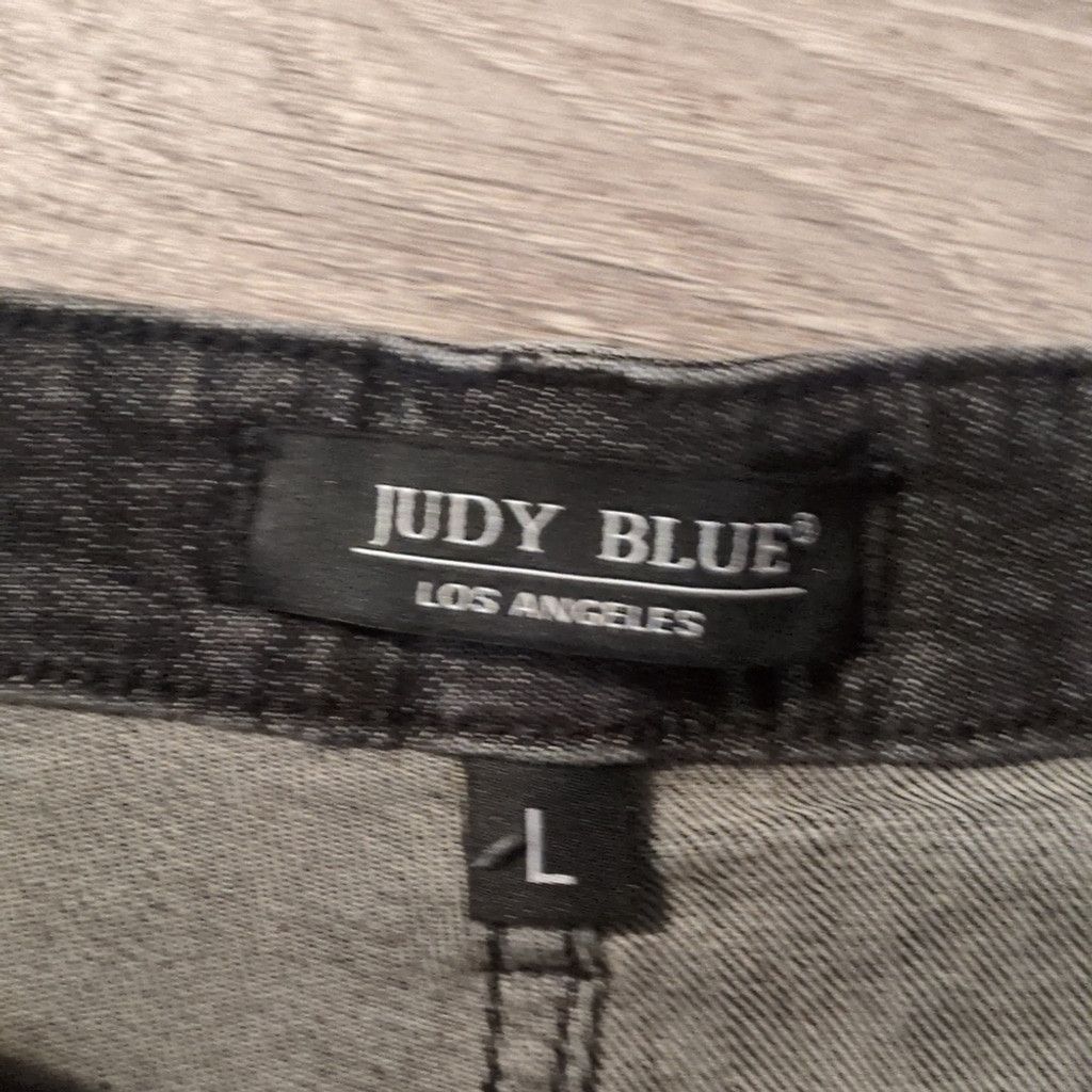 Judy Blue Judy Blue Black Distressed Fringe Shorts Size Large Size 30" / US 8 / IT 44 - 5 Thumbnail