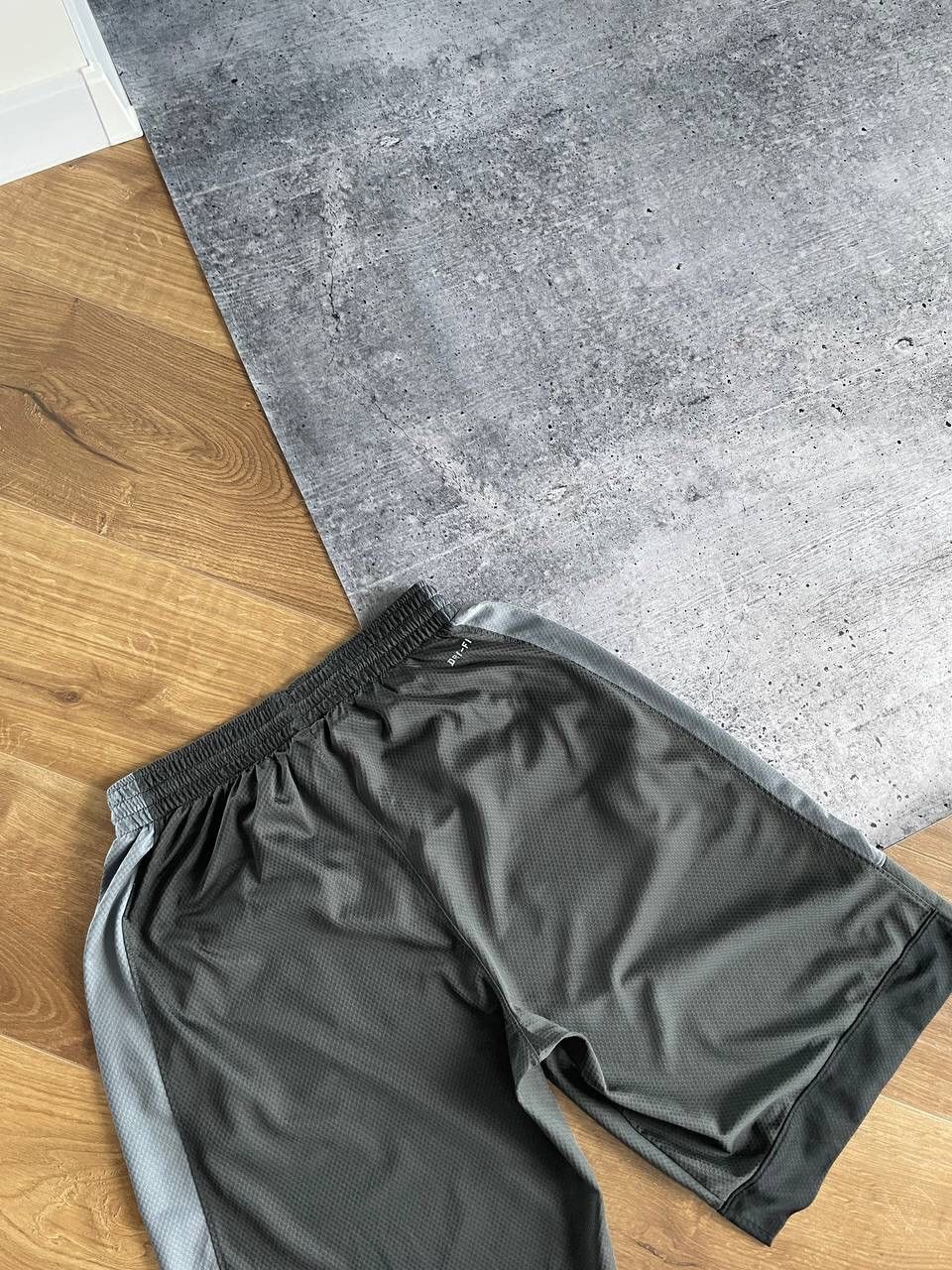 Nike Vintage Nike 90’s Y2K Style Drill Grey Shorts Rap Size US 32 / EU 48 - 14 Thumbnail