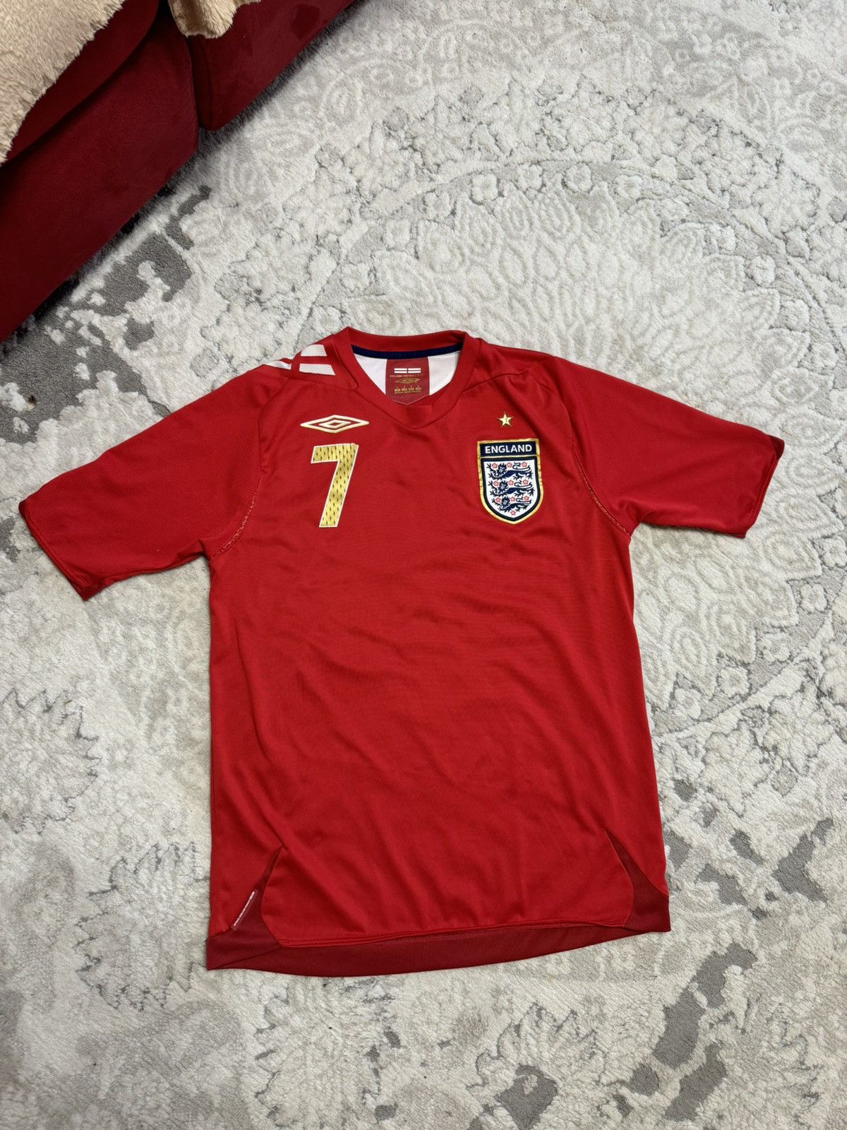 Umbro ENGLAND UMBRO 2006/2008 FOOTBALL AWAY JERSEY #7 BECKHAM Size US S / EU 44-46 / 1 - 8 Thumbnail