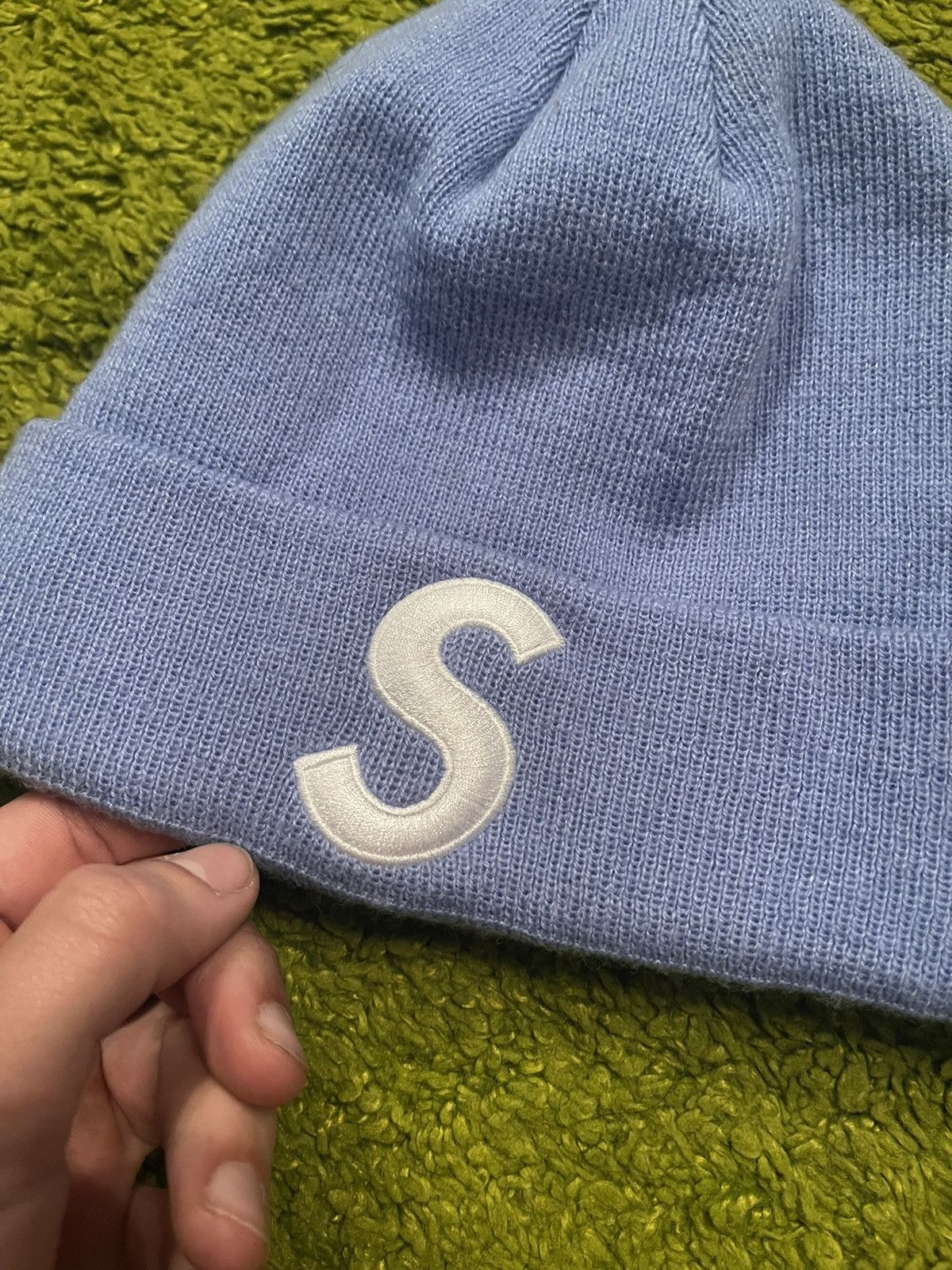 New Era × Supreme Supreme x New Era knit logo beanie hat Size 32 - 3 Thumbnail