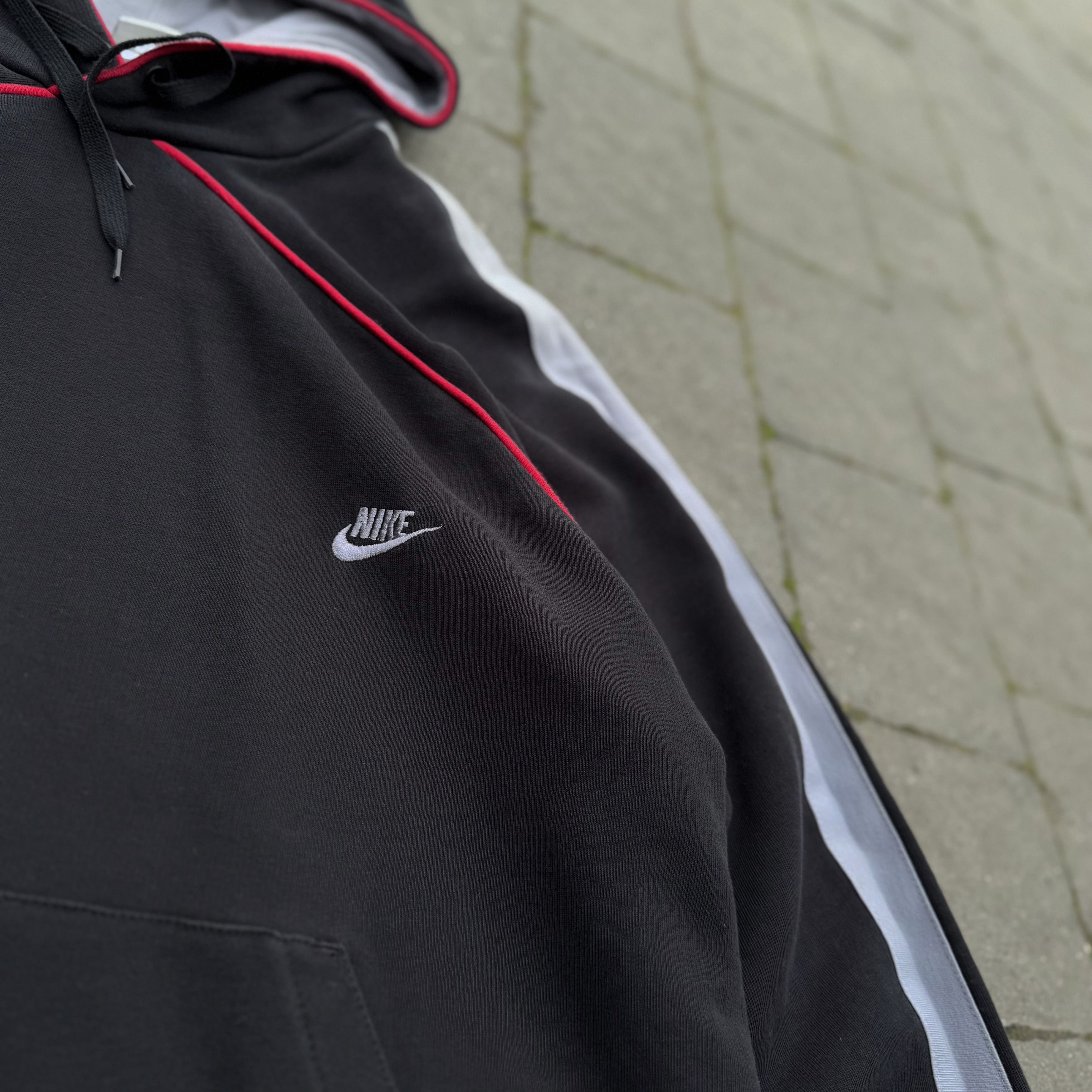 Nike Nike Vintage Hoodie Big Logo Japanese Y2K Avant Garde Hype Size US L / EU 52-54 / 3 - 3 Thumbnail