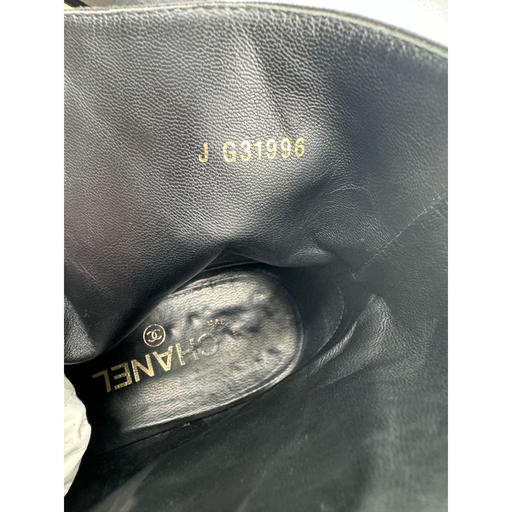Chanel Chanel Suede Pearl CC Logo Patent Cap Toe Short Boots Size US 10 / IT 40 - 16 Thumbnail