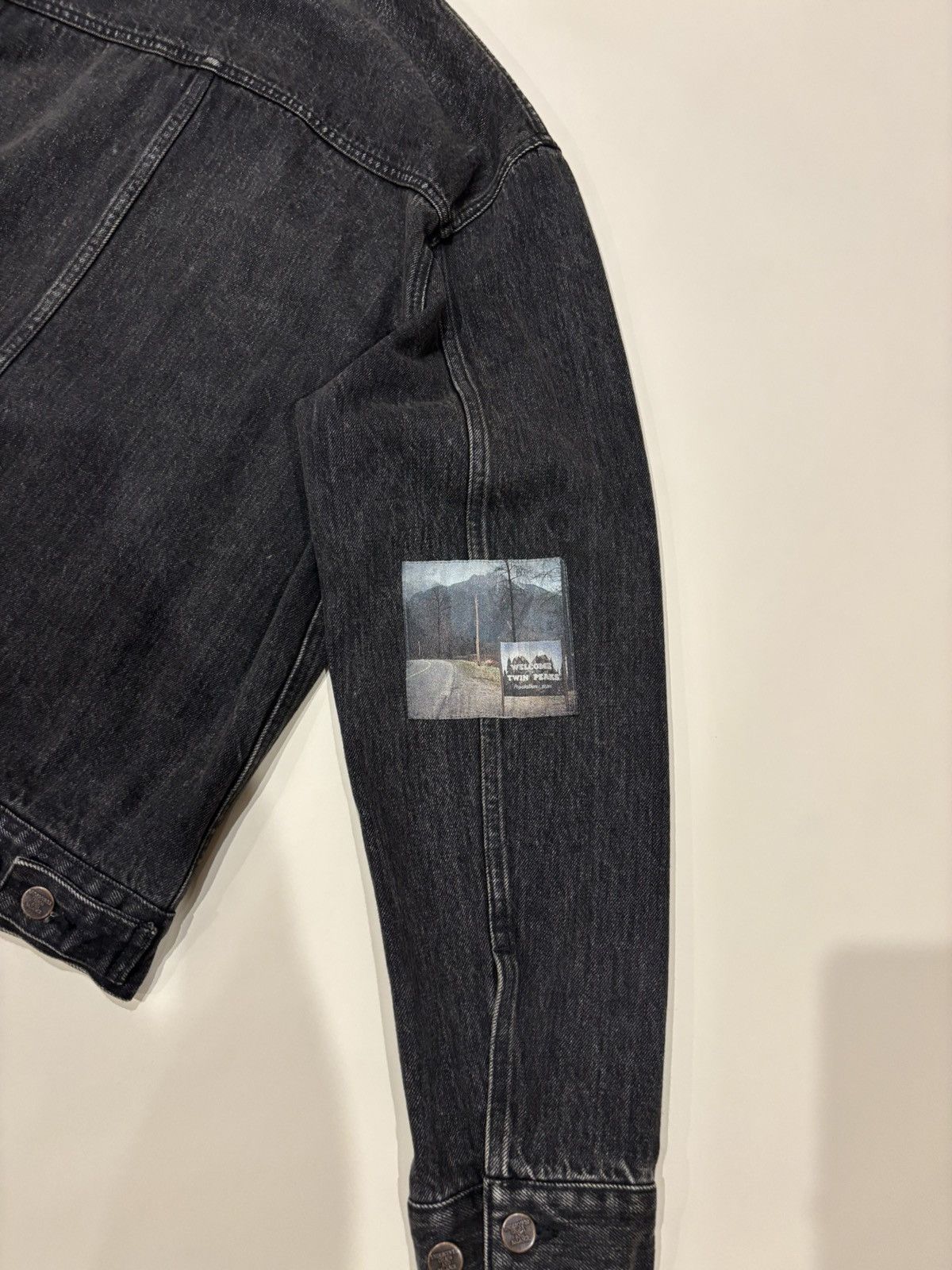 Undercover Undercover x Twin Peaks 24AW Photo Patch Denim Jacket Size US L / EU 52-54 / 3 - 7 Thumbnail