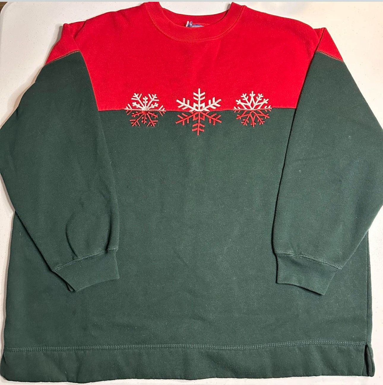 Other Vintage snowflake embroidered Christmas crewneck Size US L / EU 52-54 / 3 - 1 Thumbnail