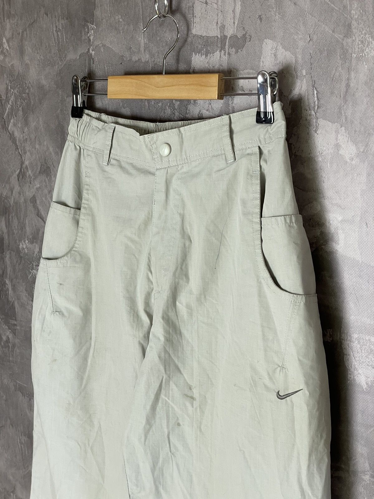 Nike Vintage Nike Y2K Cargo Baggy Parachute Pants Size 30" / US 8 / IT 44 - 5 Thumbnail