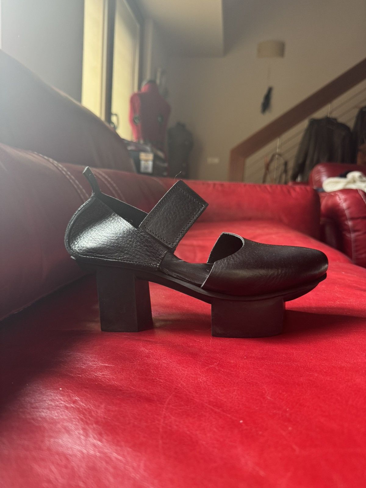 Trippen happy blank in black