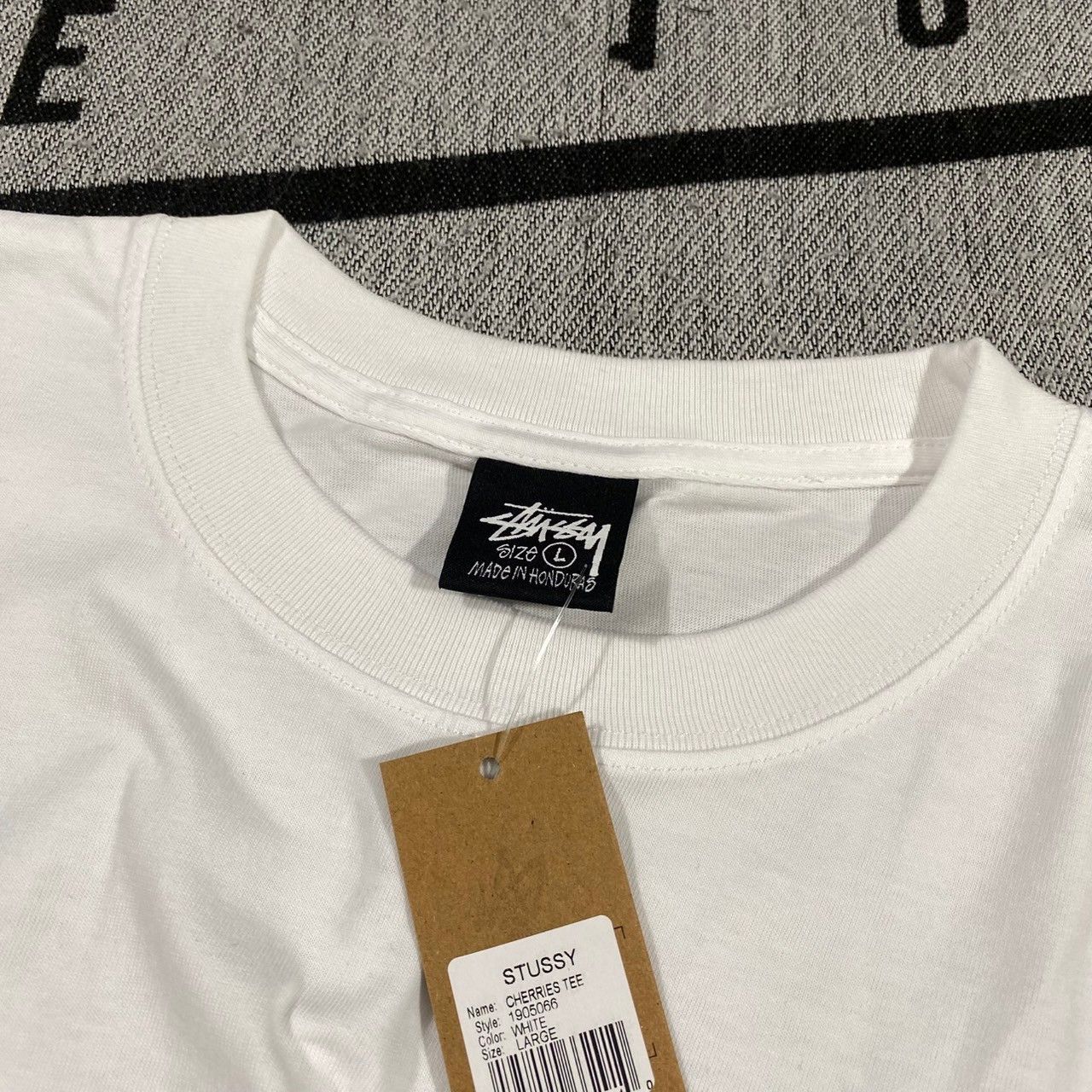 Stussy Stussy Cherries Tee White Size Large Size US L / EU 52-54 / 3 - 4 Thumbnail