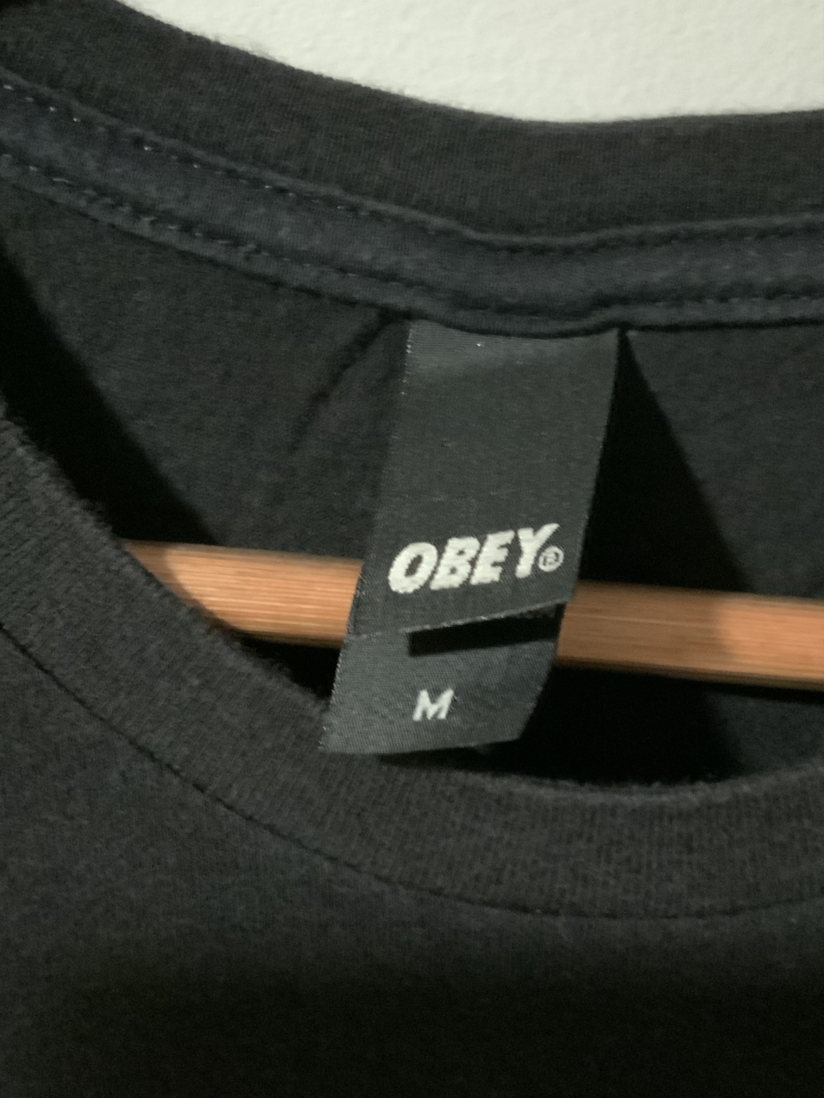 Obey × Vintage Vintage Y2K Obey Propaganda Logo Black Medium T-shirt Size US M / EU 48-50 / 2 - 3 Thumbnail