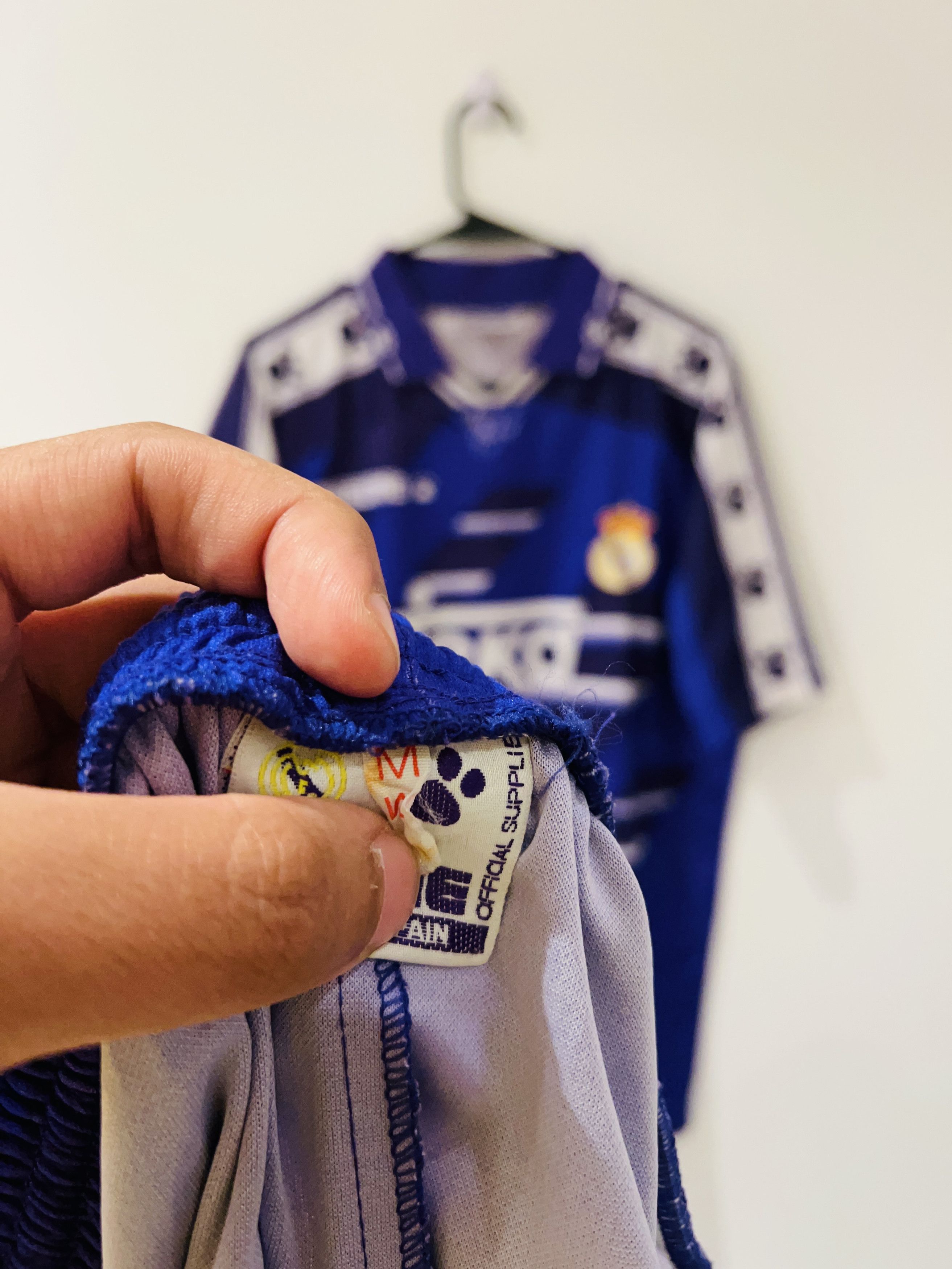 Other Real madrid 1994/95 away + shorts Size US L / EU 52-54 / 3 - 4 Thumbnail