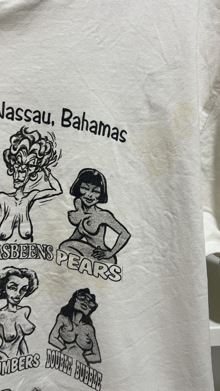 Vintage Vintage Nassau Bahamas Boobs Tee Size US L / EU 52-54 / 3 - 4 Thumbnail