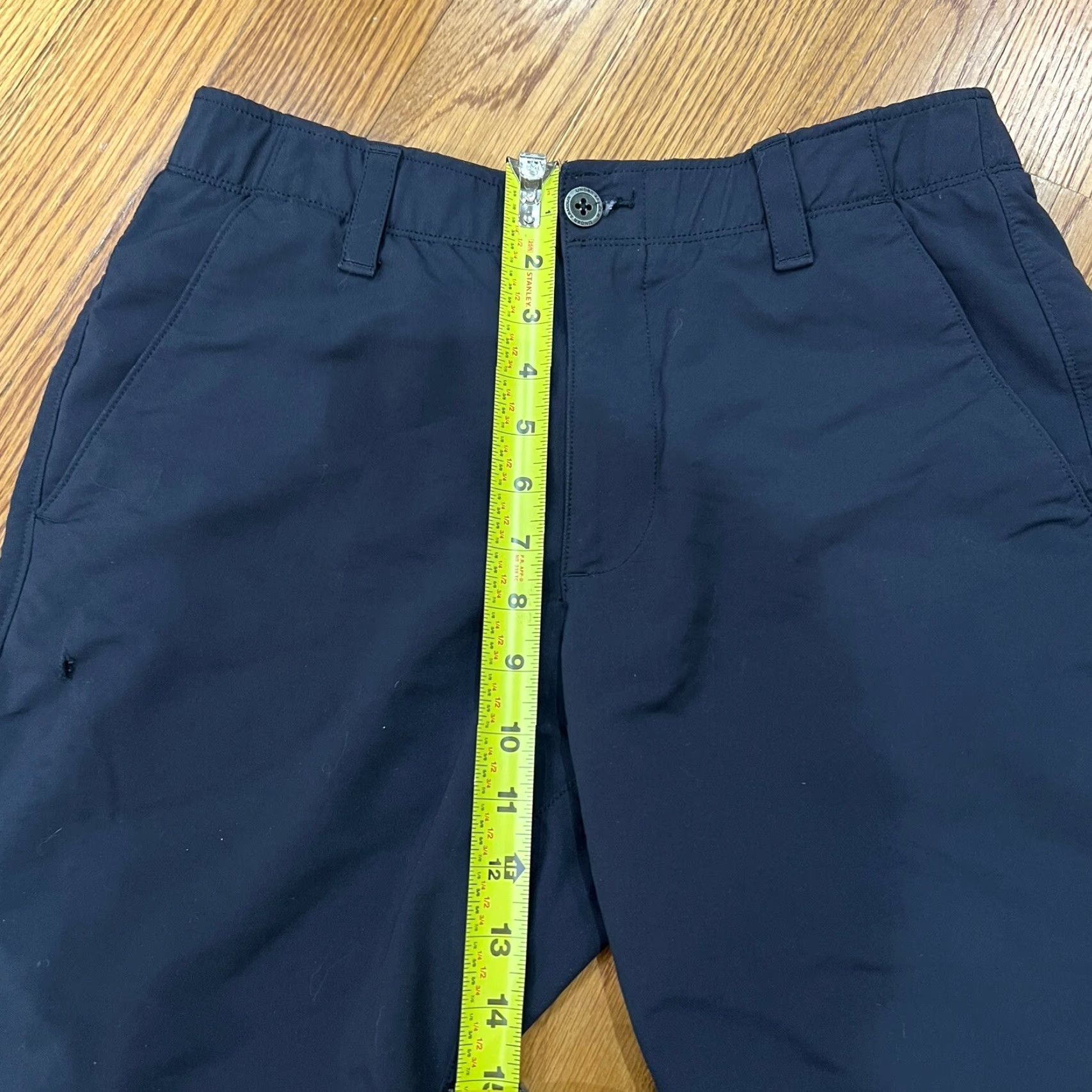 Under Armour Under Armour Mens Bermuda Shorts 32 Black Athletic Moisture Wicking 9 In Inseam 5-Pocket Casual Performance Bermuda Style Size US 32 / EU 48 - 3 Thumbnail