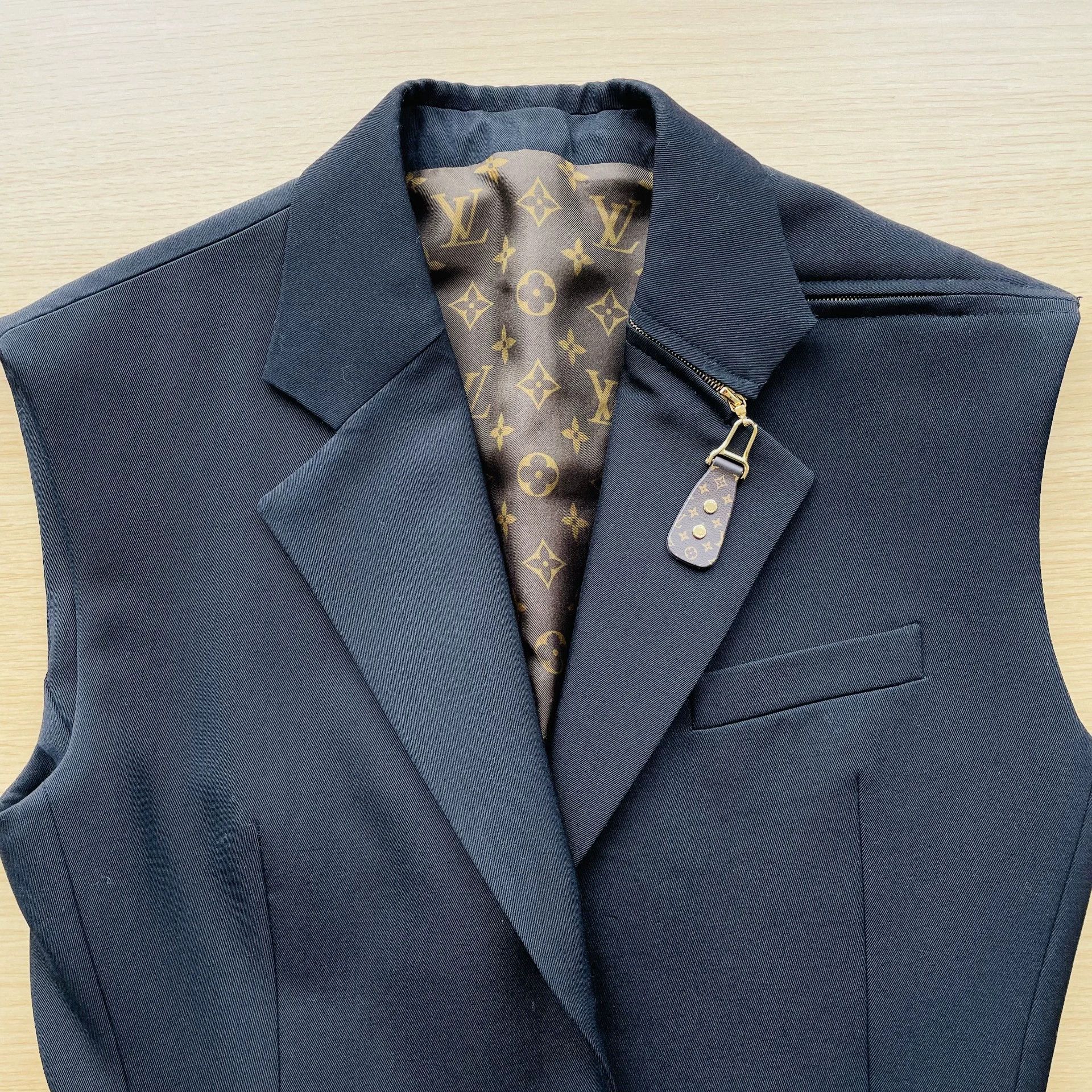 Louis Vuitton LOUIS VUITTON Women's Lapel Single-Button Blazer Black 34 Size XS / US 0-2 / IT 36-38 - 3 Thumbnail