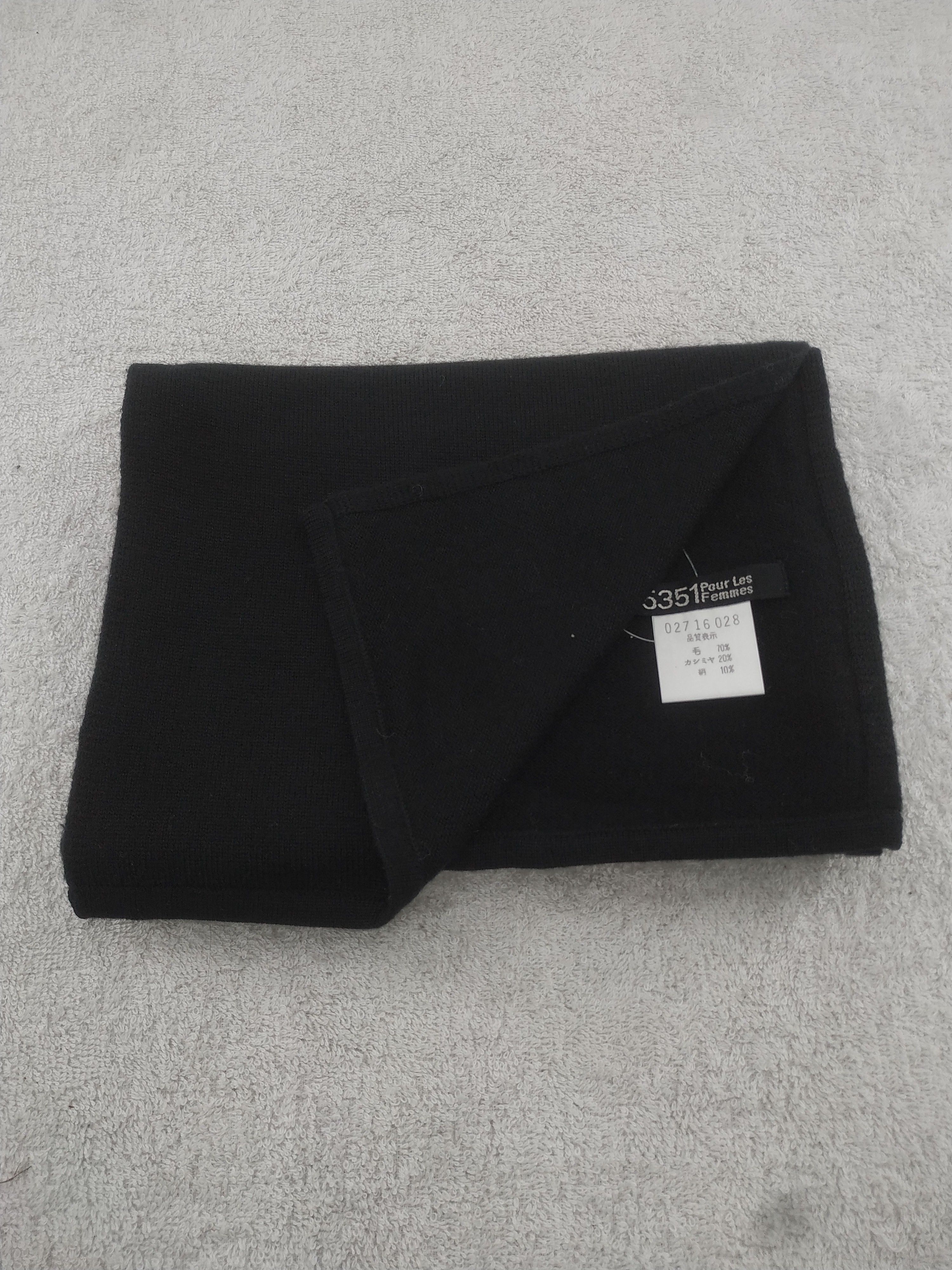 5351 POUR LES HOMMES Vintage 5351 Pour Les Femmes Scarf/Muffler/Neckwear MF372 Size ONE SIZE - 4 Thumbnail