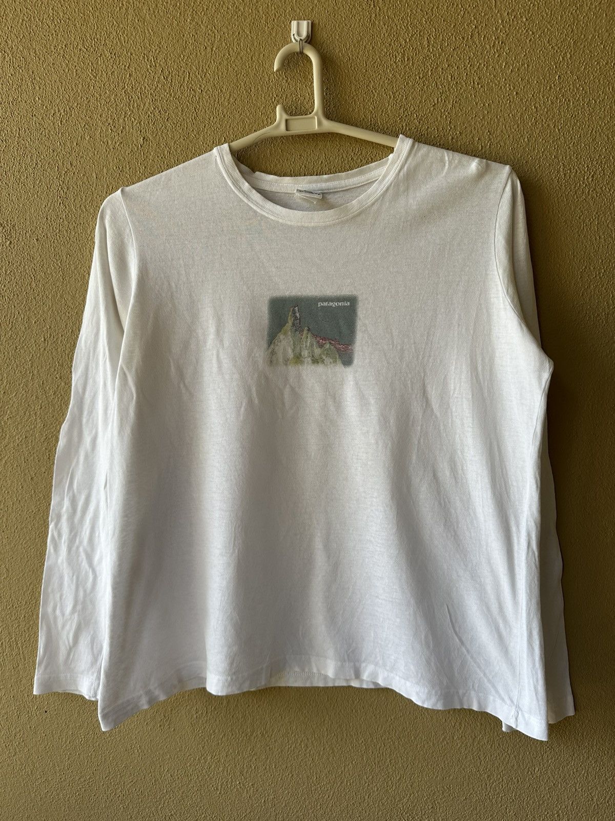 PATAGONIA SHIRT SIZE XL FIT L