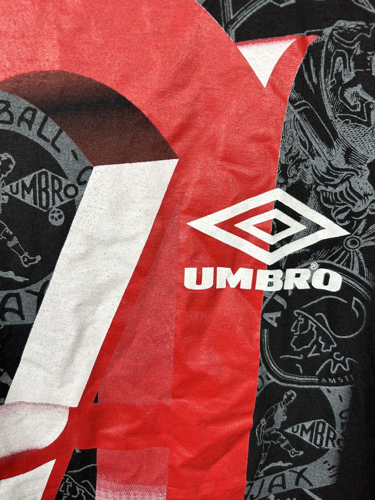 Umbro Vintage Umbro Ajax Jersey Cotton T shirt Size US M / EU 48-50 / 2 - 9 Thumbnail