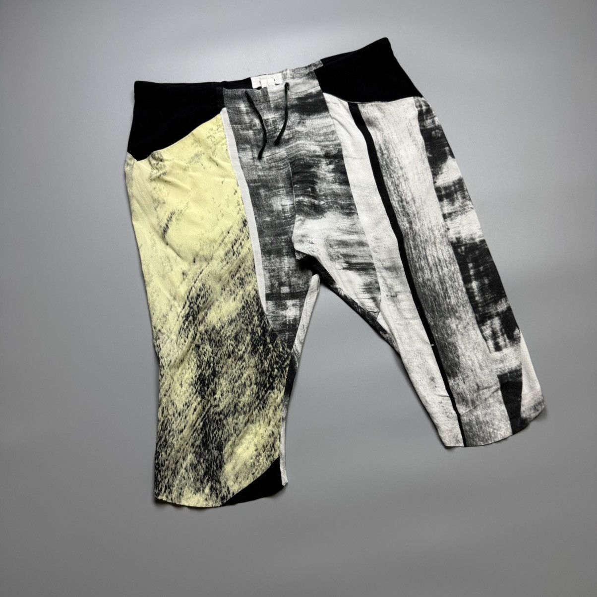 Helmut Lang Helmut Lang - Spring 2012 Front Cropped Trouser/Short Size 30" / US 8 / IT 44 - 4 Thumbnail