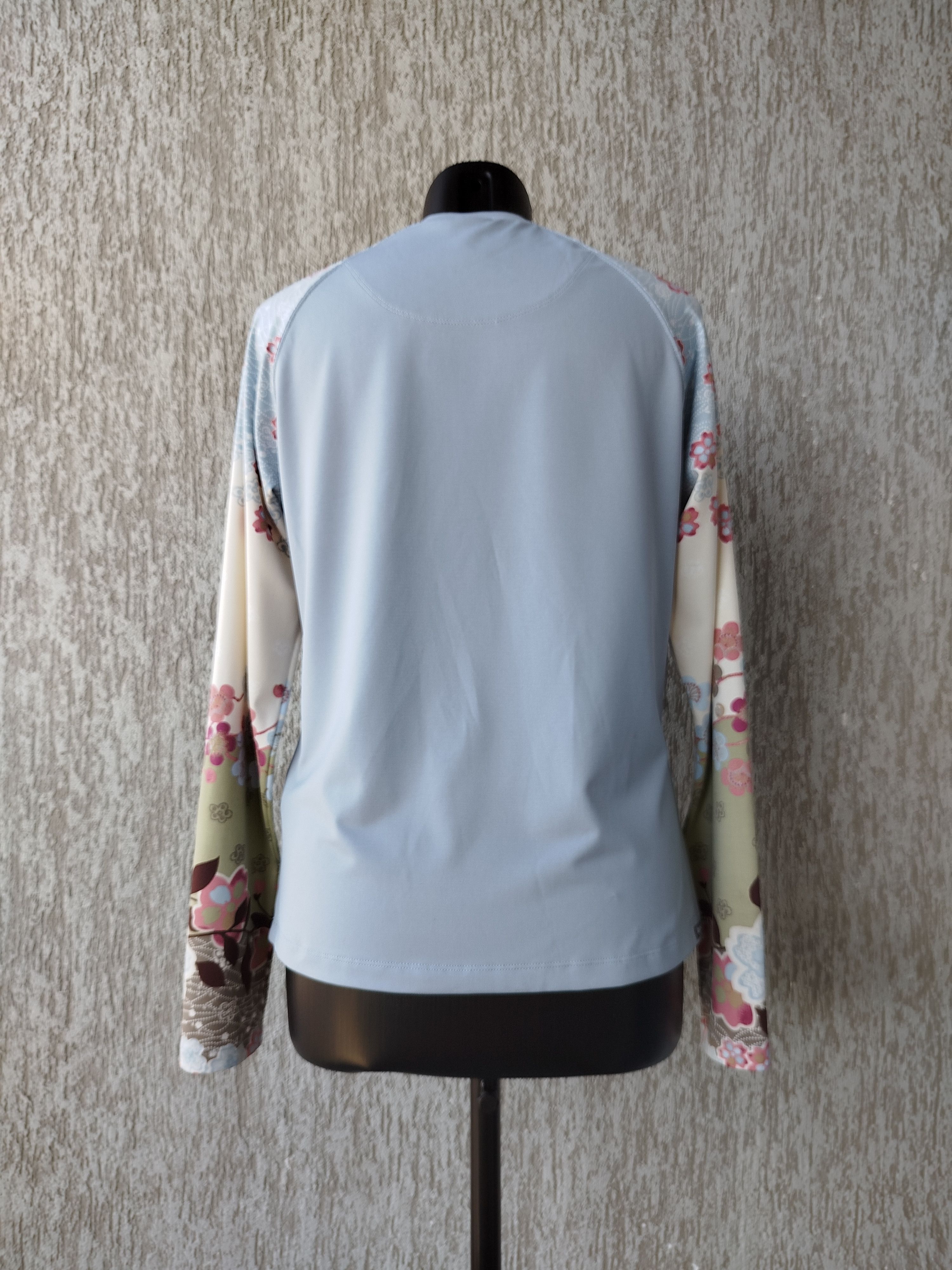 The North Face Womens Top Long Sleeve Blue Floral Lersey VaporWick Size L / US 10 / IT 46 - 8 Thumbnail