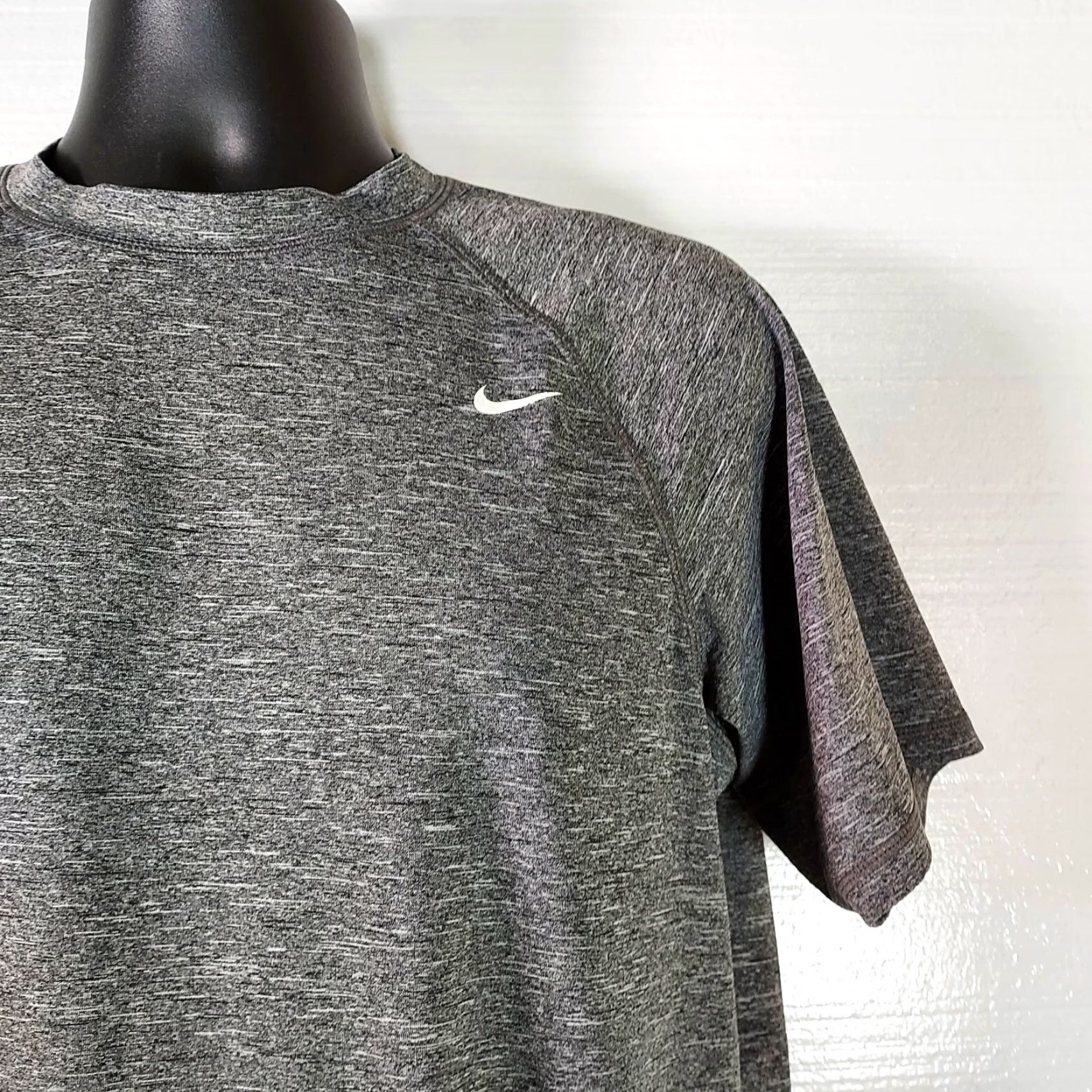 Nike Nike Dri-FIT Men's Gray Short Sleeve T-Shirt Activewear L Size US L / EU 52-54 / 3 - 4 Thumbnail