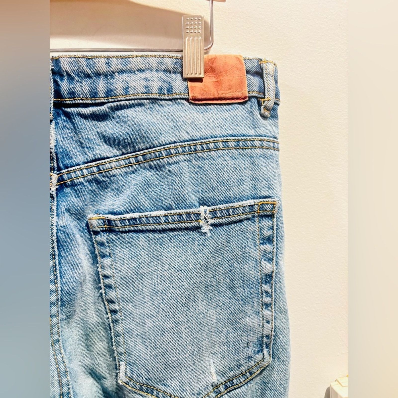 Zara ZARA Denim By TRF Distressed Mom Fit Jeans Sz 4 Size 27" / US 4 / IT 40 - 5 Thumbnail