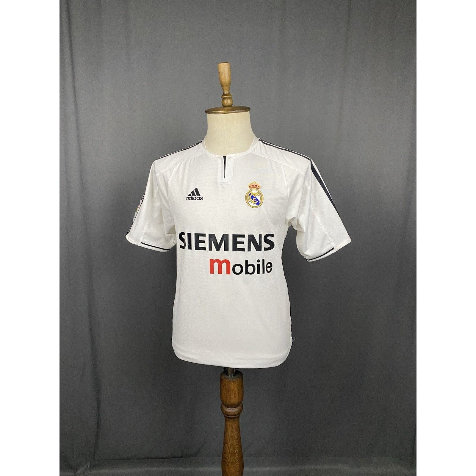 Adidas Beckham Real Madrid Adidas White 2004 Jersey Size S Size US S / EU 44-46 / 1 - 2 Thumbnail