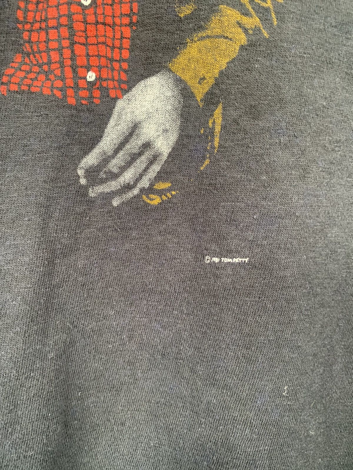 Band Tees × Vintage Vintage 80s Tom Petty And The Heartbreakers Rock Band Tshirt Size US XL / EU 56 / 4 - 3 Thumbnail