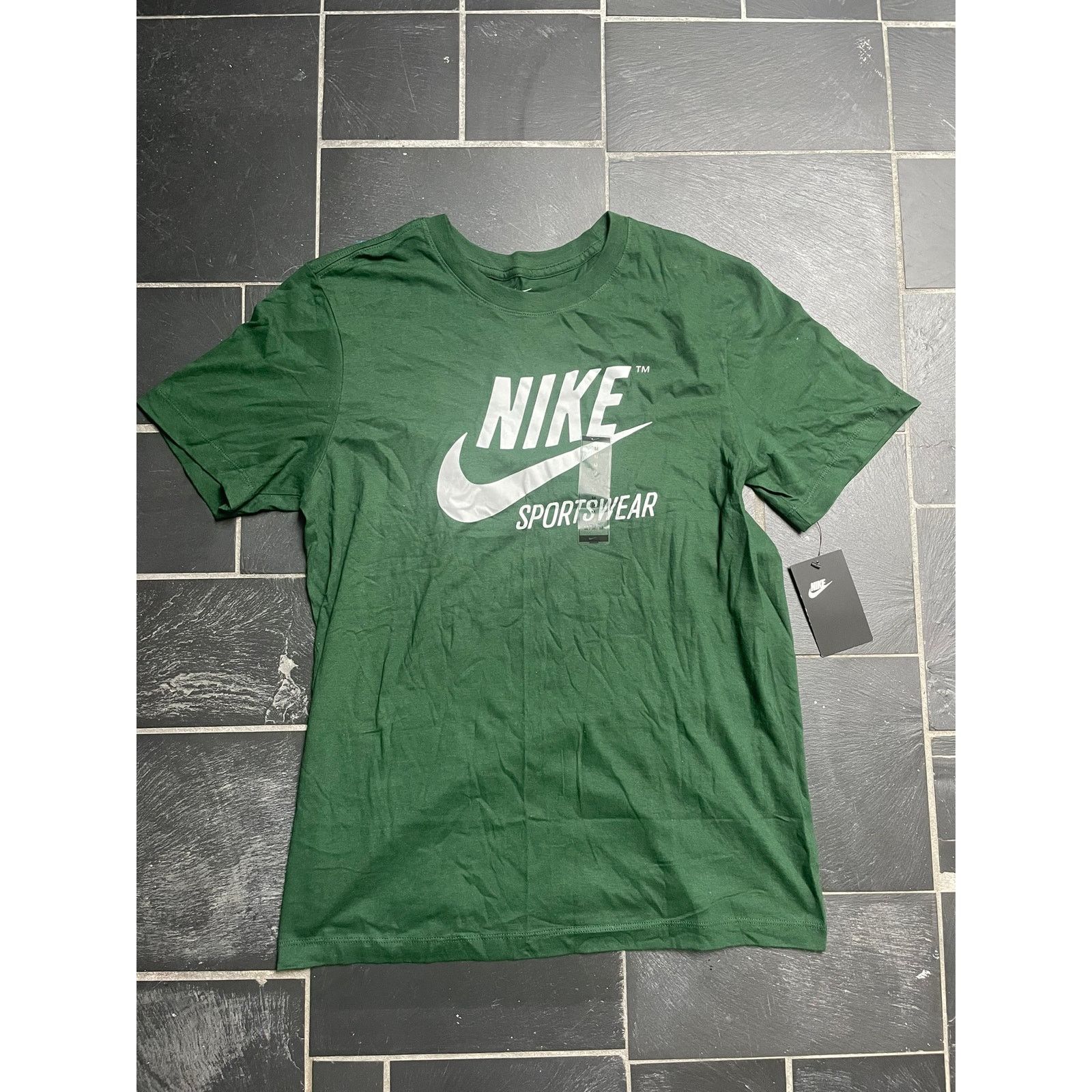 Nike NEW Nike Logo Tshirt Green White Size Medium MENS Size US M / EU 48-50 / 2 - 1 Thumbnail