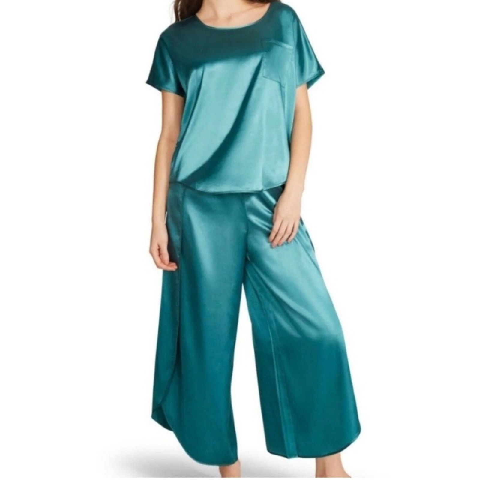 BB Dakota BB Dakota Women's Satin 2-Piece Short Sleeve Pant Lounge Size 32" / US 10 / IT 46 - 1 Thumbnail