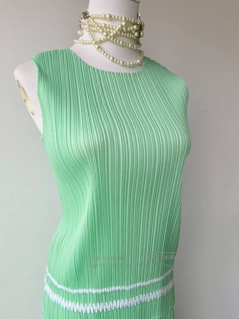 Issey Miyake Issey Miyake SIZE:3 Green Midi Skirt Size 23" - 2 Thumbnail