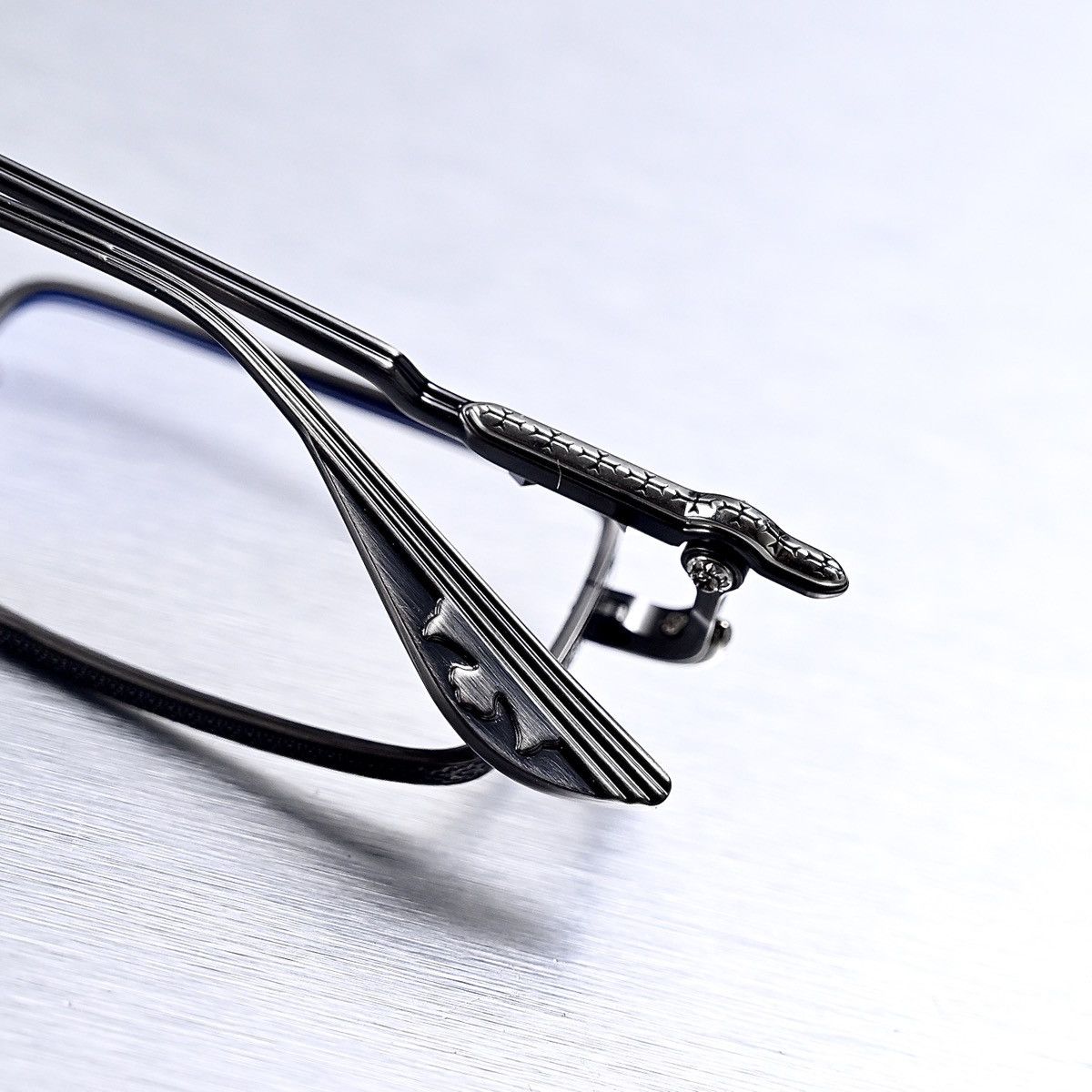 Chrome Hearts CHROME HEARTS BUCKLE RIDER GLASSES Size ONE SIZE - 13 Thumbnail