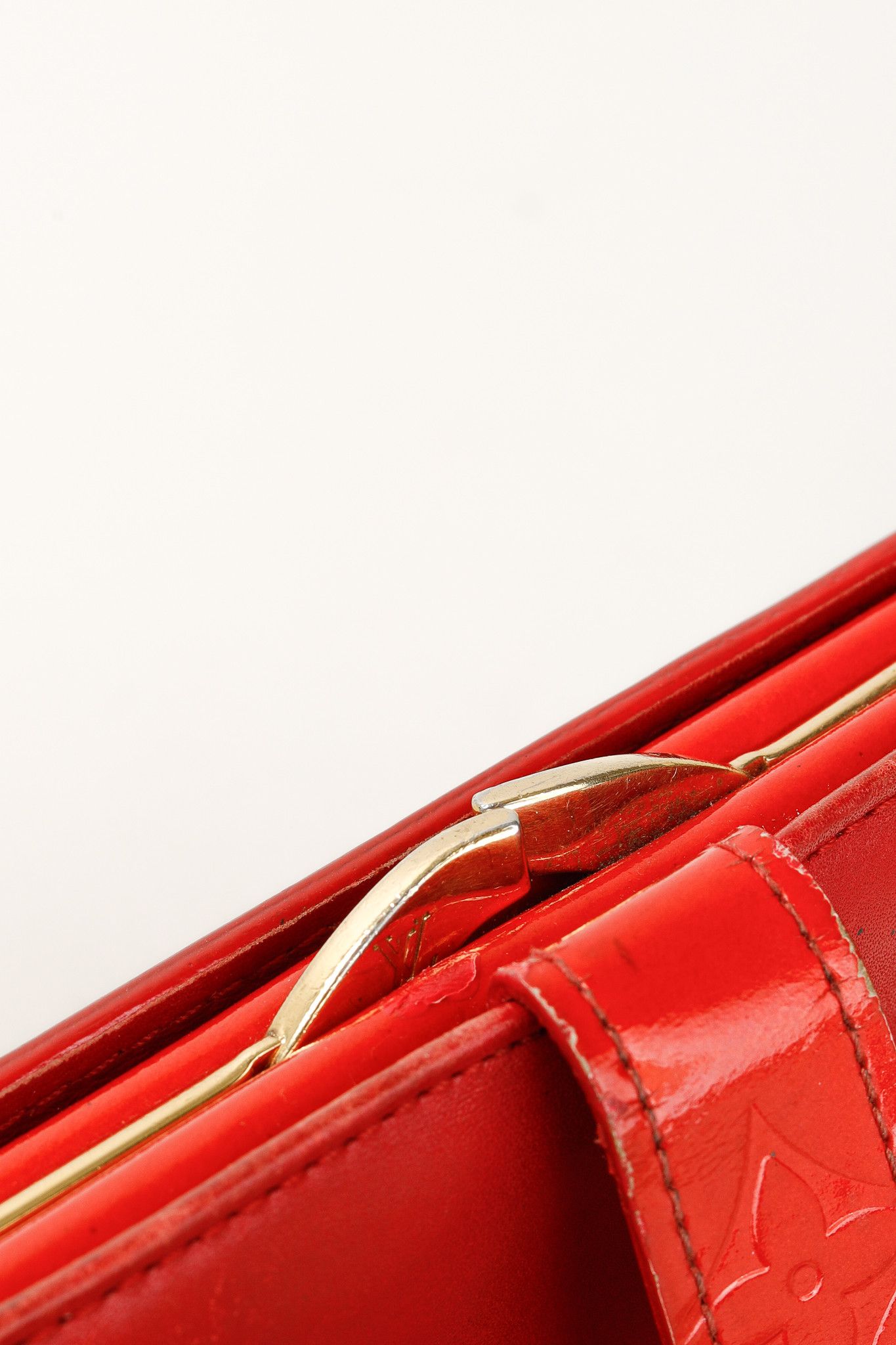 Louis Vuitton Louis Vuitton Pomme D'Amour Vernis Monogram Purse Wallet Size ONE SIZE - 4 Thumbnail