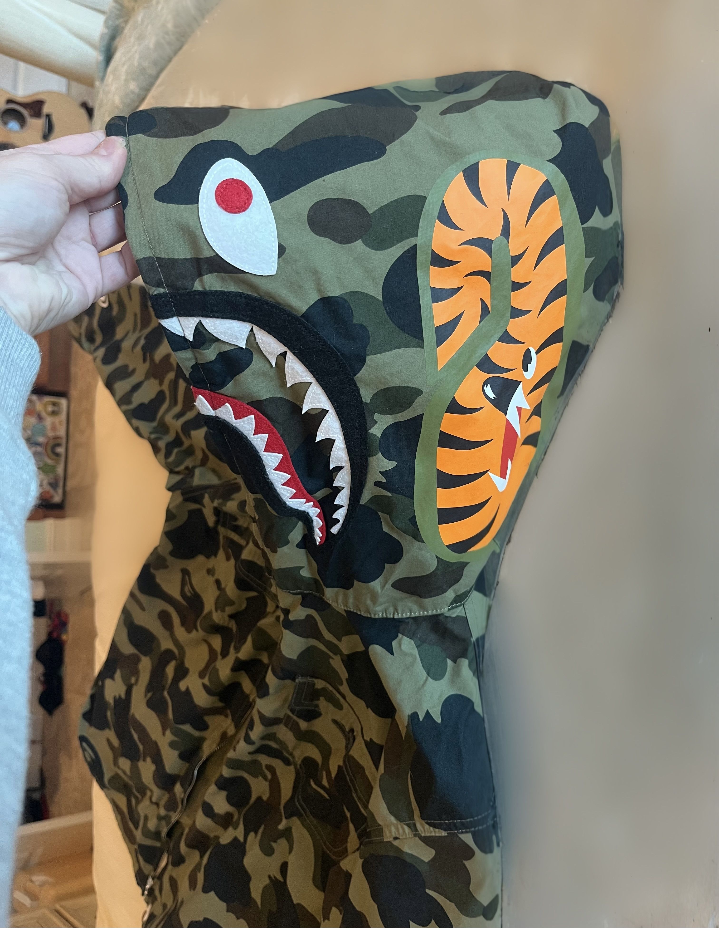 Bape BAPE 1st Camo Shark Hoodie Shirt Size US M / EU 48-50 / 2 - 4 Thumbnail