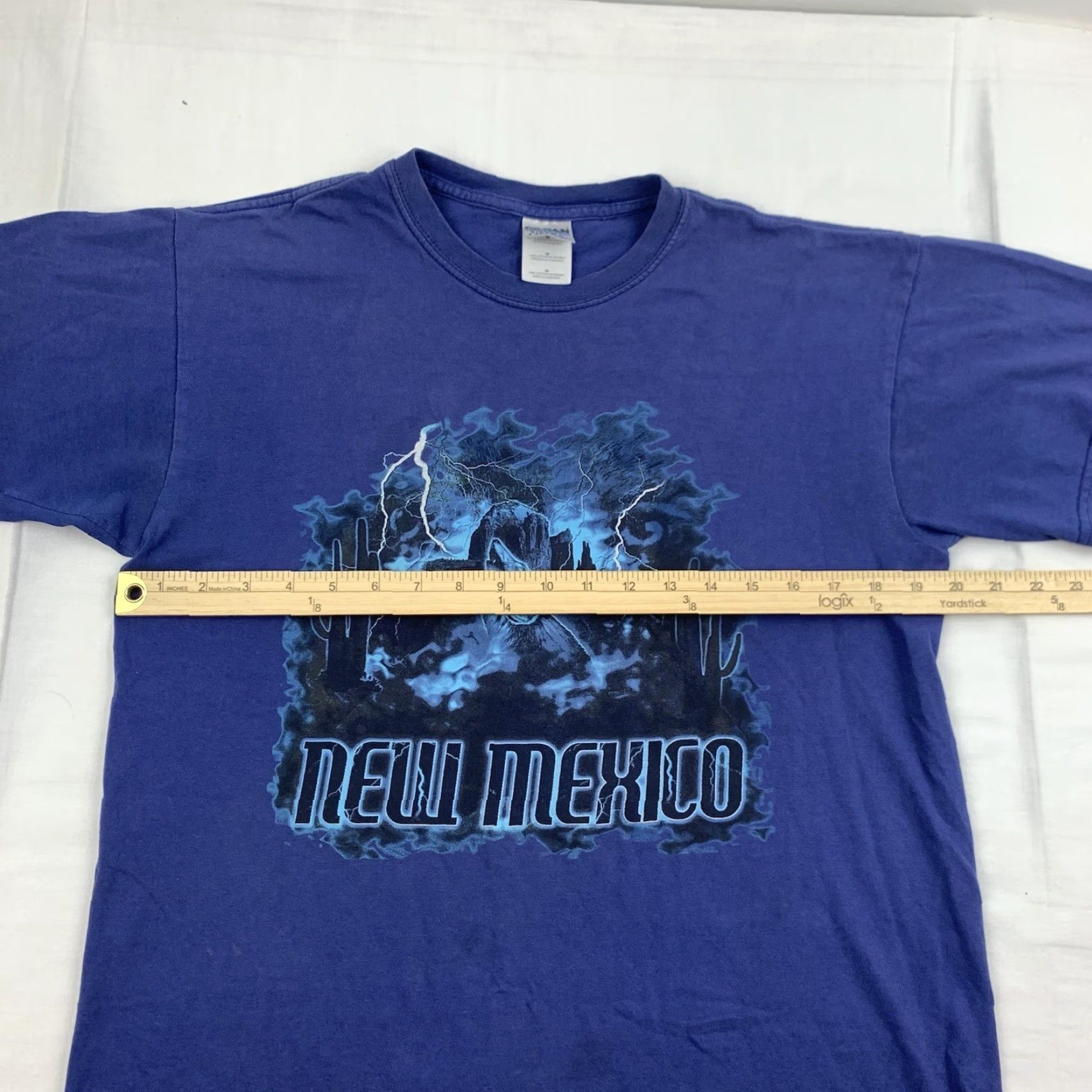 Gildan VINTAGE New Mexico Shirt Adult Medium Blue Nature Wolf Animals Lightning USA T-Shirt Mens Size US M / EU 48-50 / 2 - 7 Thumbnail