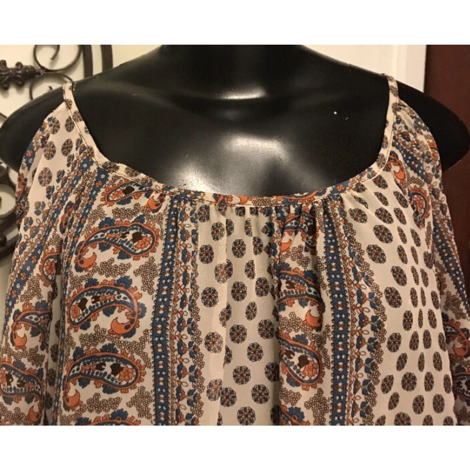 Vintage Soprano Blouse Boho Paisley Short Sleeve Open Shoulder M Soprano Womens Boho Blouse Tan Blue Orange Brown 100% Polyester Size M / US 6-8 / IT 42-44 - 6 Thumbnail