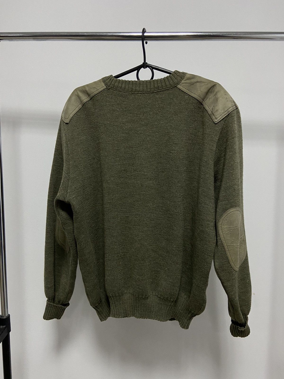 Burberry Burberry Vintage sweater Wool knitted Logo leather elbows Size US XL / EU 56 / 4 - 3 Thumbnail