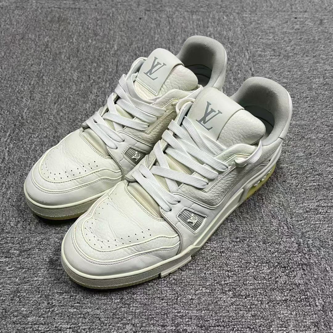 Louis Vuitton louis vuitton white low-top fashion sneakers Size US 8.5 / EU 41-42 - 1 Thumbnail