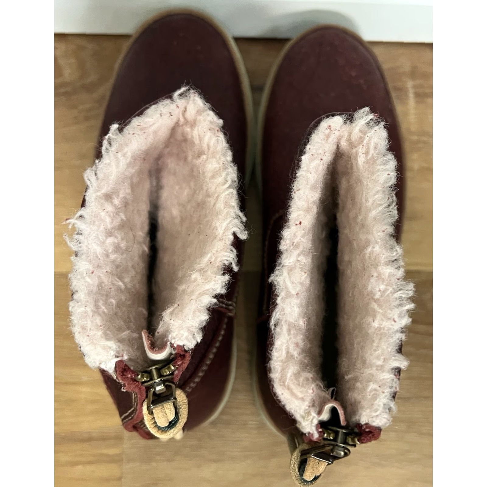 Vintage Satorisan Tewa Bootie Leather Wool Lined Women's Boot 39 US 8 Mahogany Wine Red Wool Upper Lined Insoles Wool Lining Wool Outsole Leather Vintage? Size US 9 / IT 39 - 7 Thumbnail