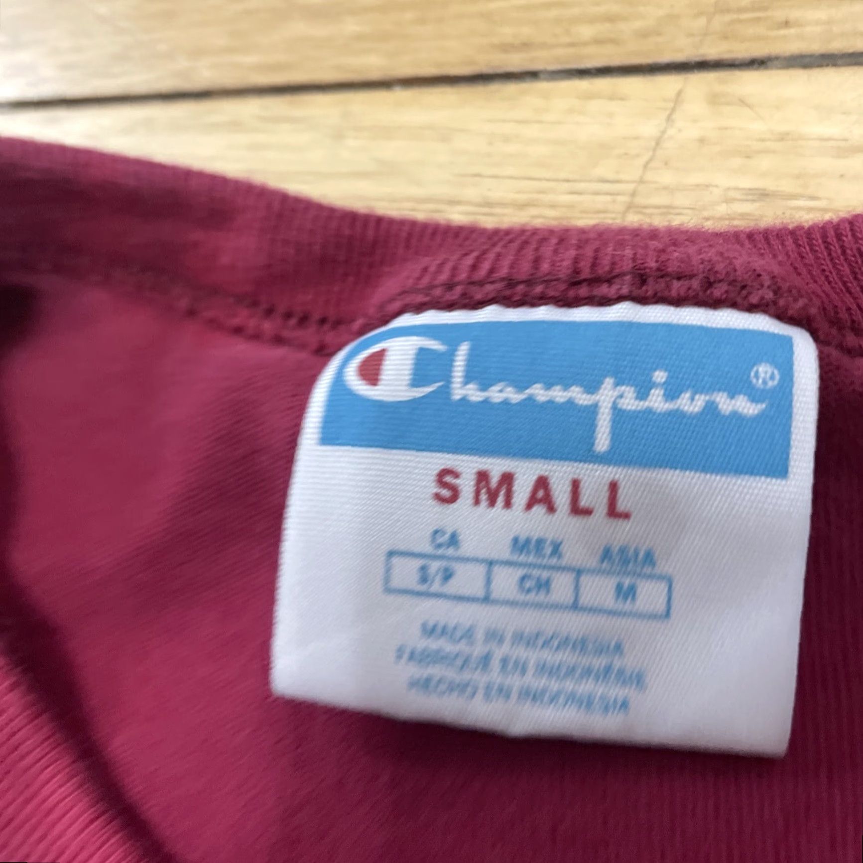 Champion VINTAGE Champion Embroidered T Shirt Mens S Red Crew KnitTee 590157 Size US S / EU 44-46 / 1 - 3 Thumbnail