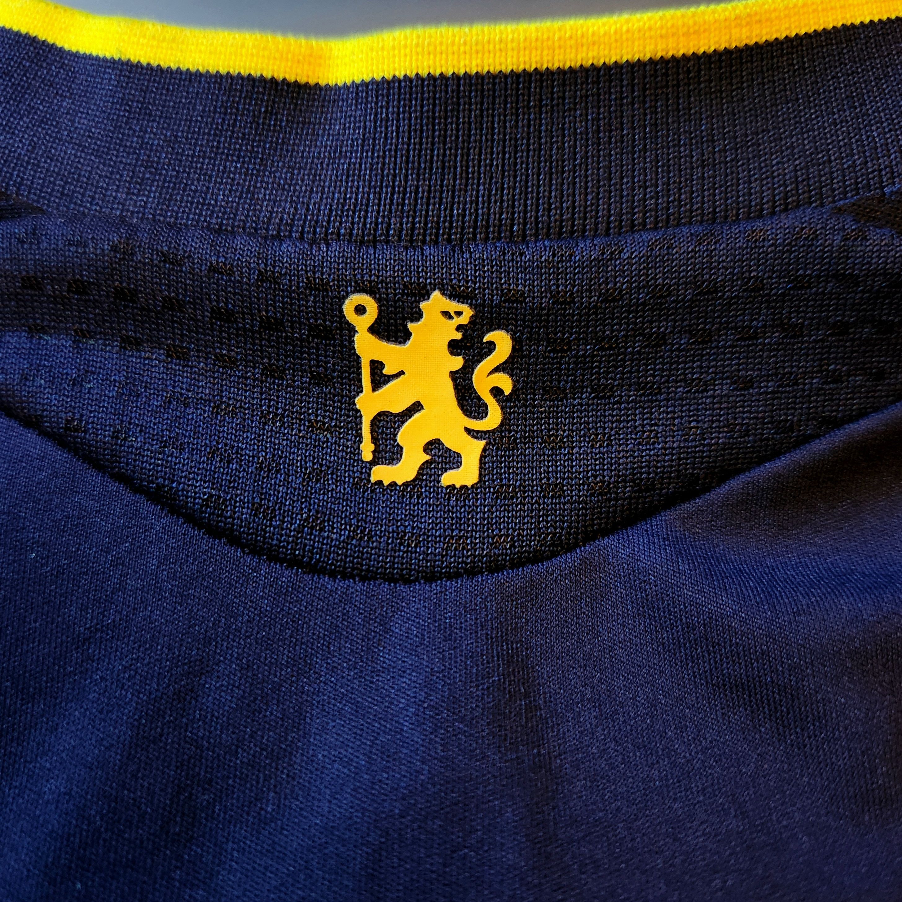 Adidas Authentic Retro Chelsea LAMPARD 2009-2010 09/10 Away Jersey Size US S / EU 44-46 / 1 - 10 Thumbnail