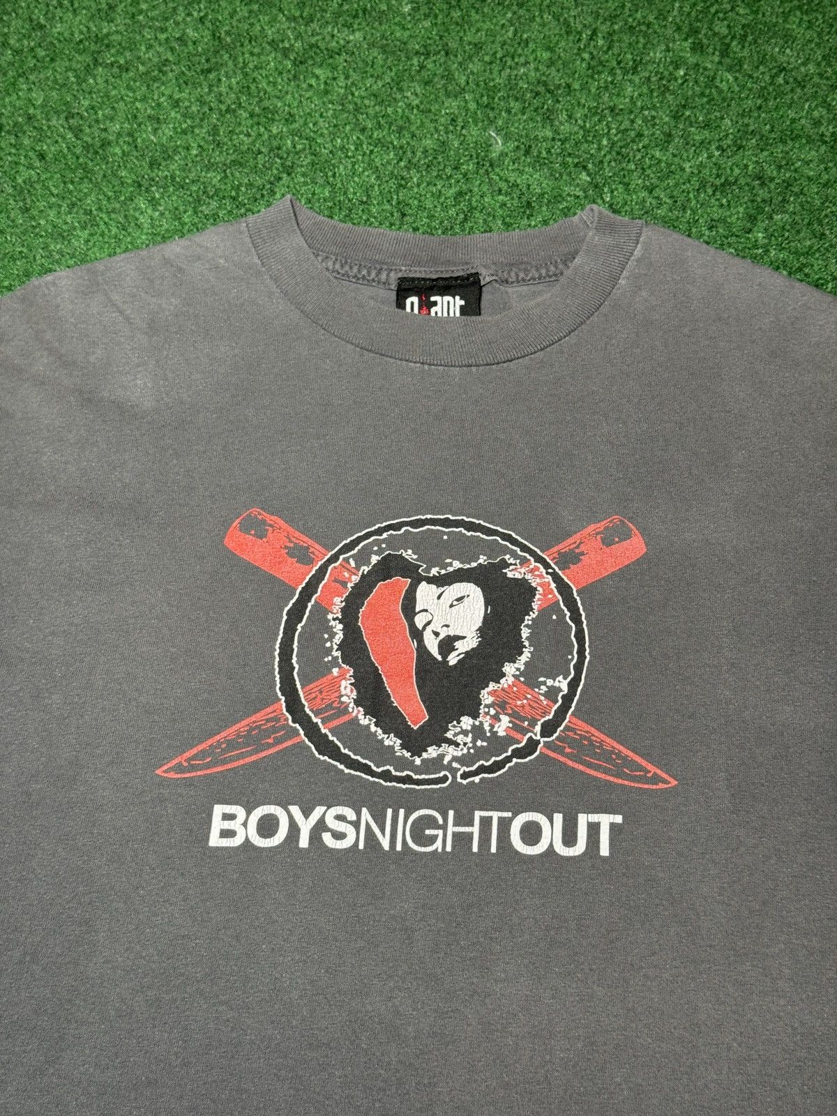 Giant Vintage Boys Night Out RARE Y2K Punk Grunge Band T Shirt Size US M / EU 48-50 / 2 - 2 Thumbnail
