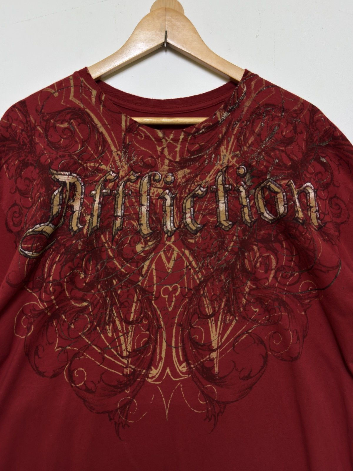 Affliction Affliction Gothic Shield & Angel Wings Graphic Back Print Size US XL / EU 56 / 4 - 5 Thumbnail